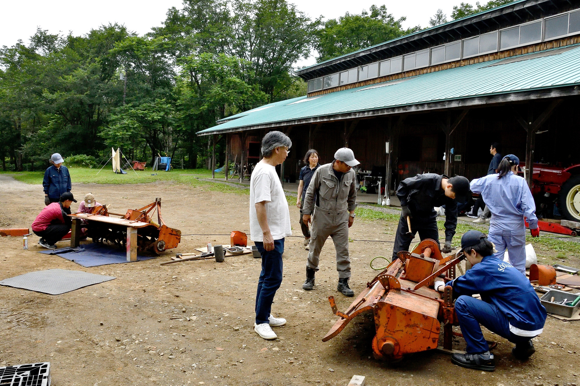 工具の使い方を学びながら、1つひとつゆっくりと作業が進んでいく