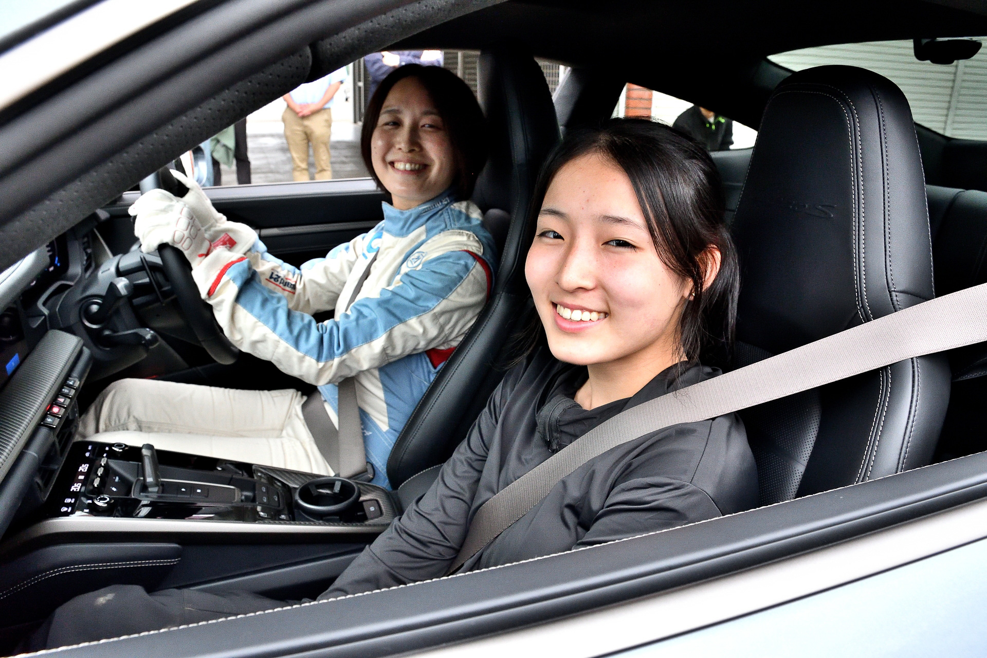 ドライバーから同乗者まで皆が笑顔に。これぞポルシェが持つ魅力