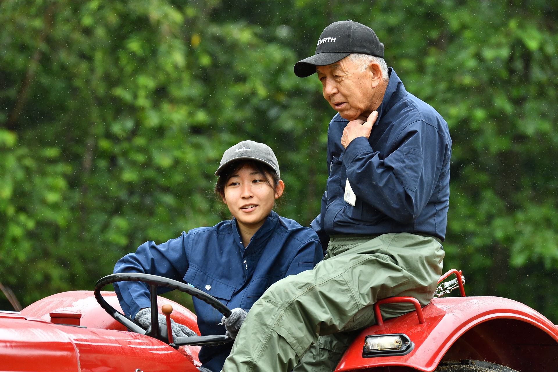誰もが初めての体験にドキドキワクワク。自らの手で直した機械に乗るのは感慨もひとしおだ
