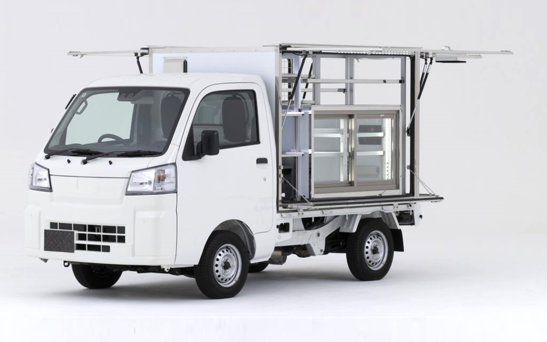モジュール式移動スーパー車両「いちばキャビン」