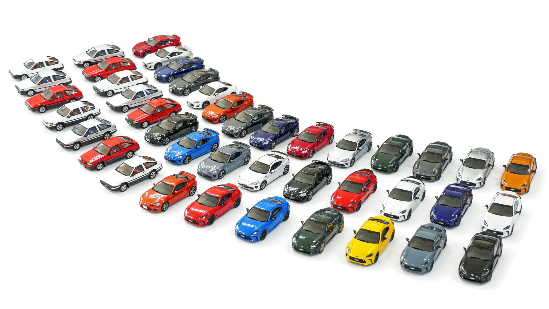 モデルカー（1/43）「スプリンター トレノ（AE86）」「カローラ レビン（AE86）」「TOYOTA 86（前・後期型）」「GR86」。画像は開発中のイメージ