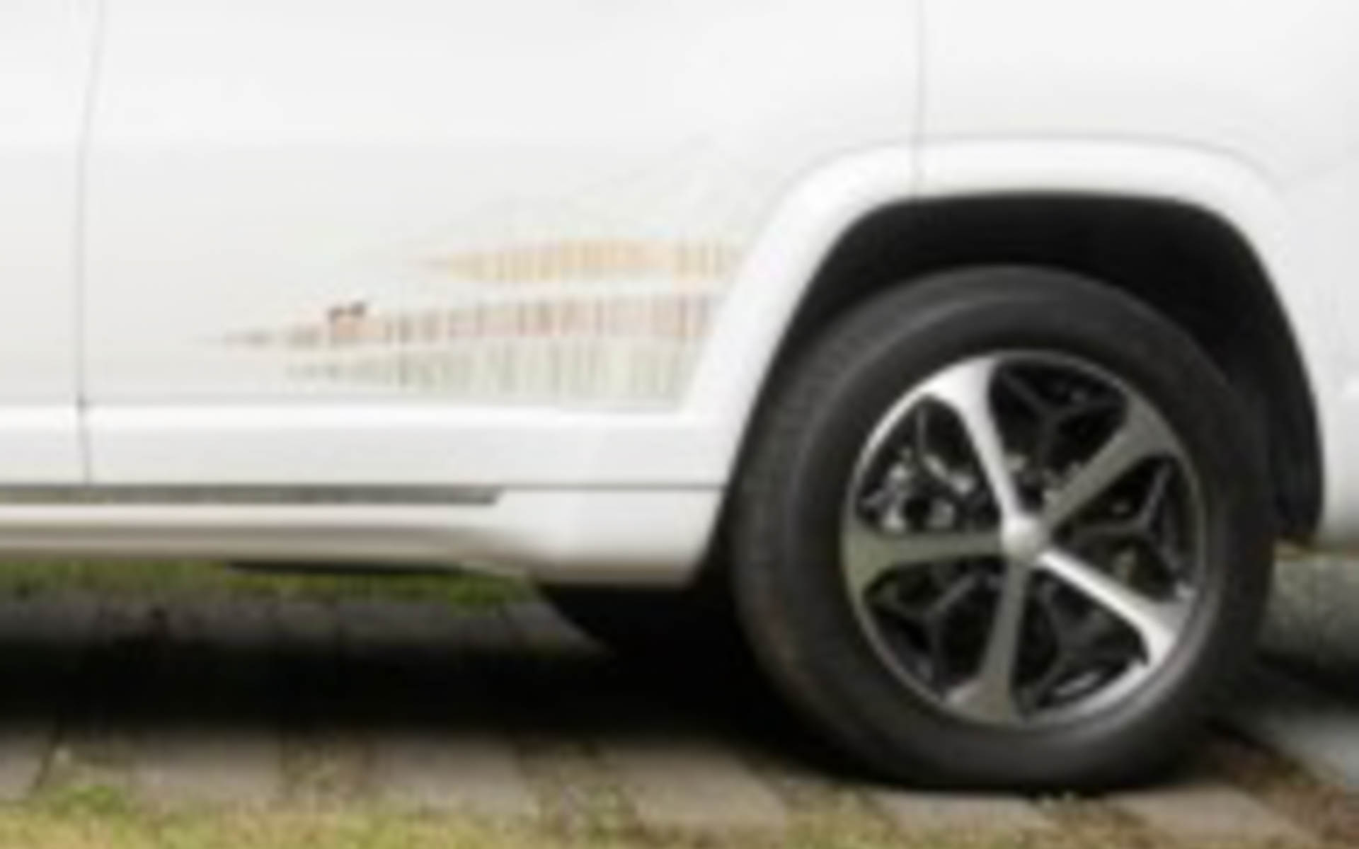 Field Style Edition専用デカールを全車に採用