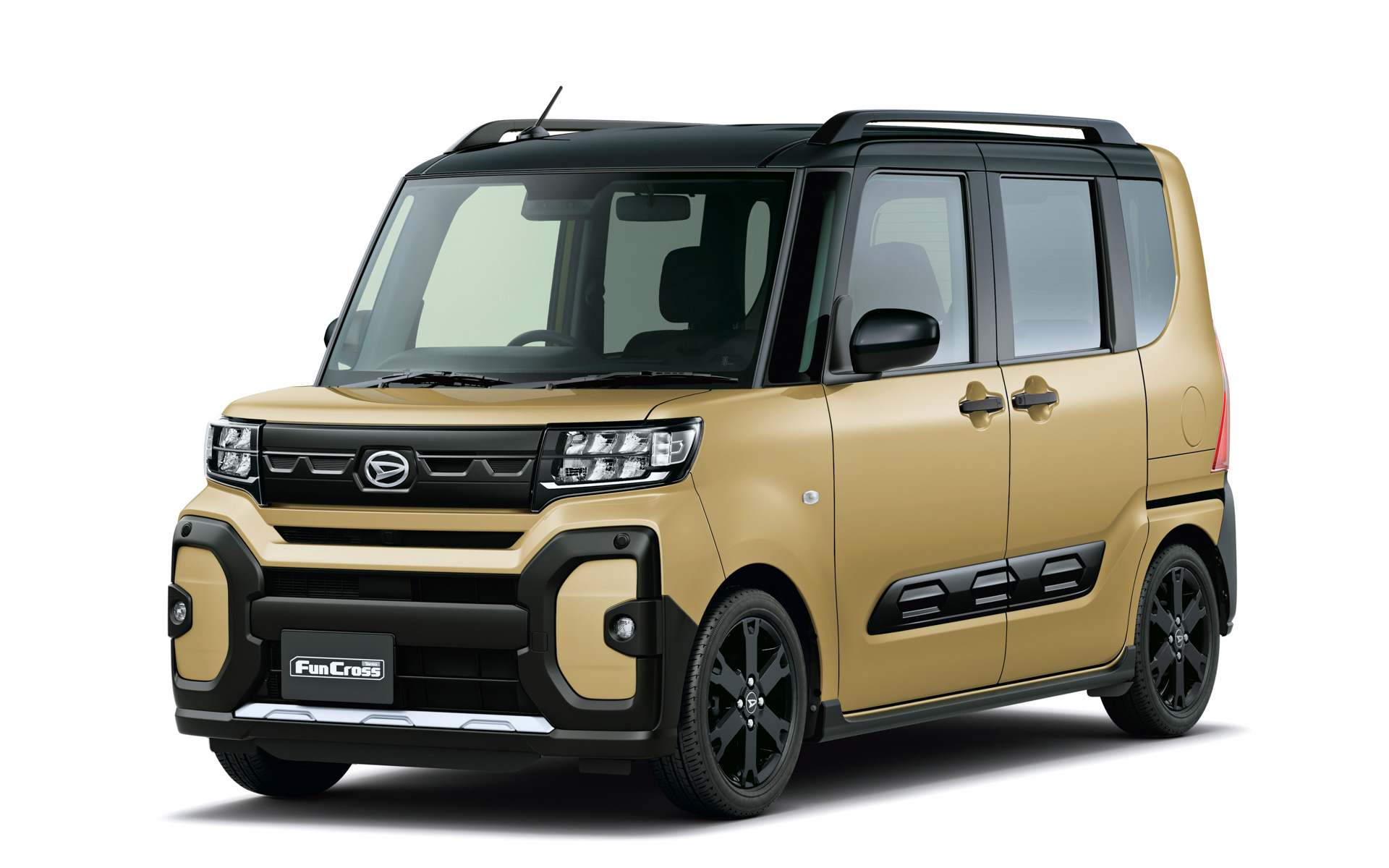 タント ファンクロス　ターボ　2WD