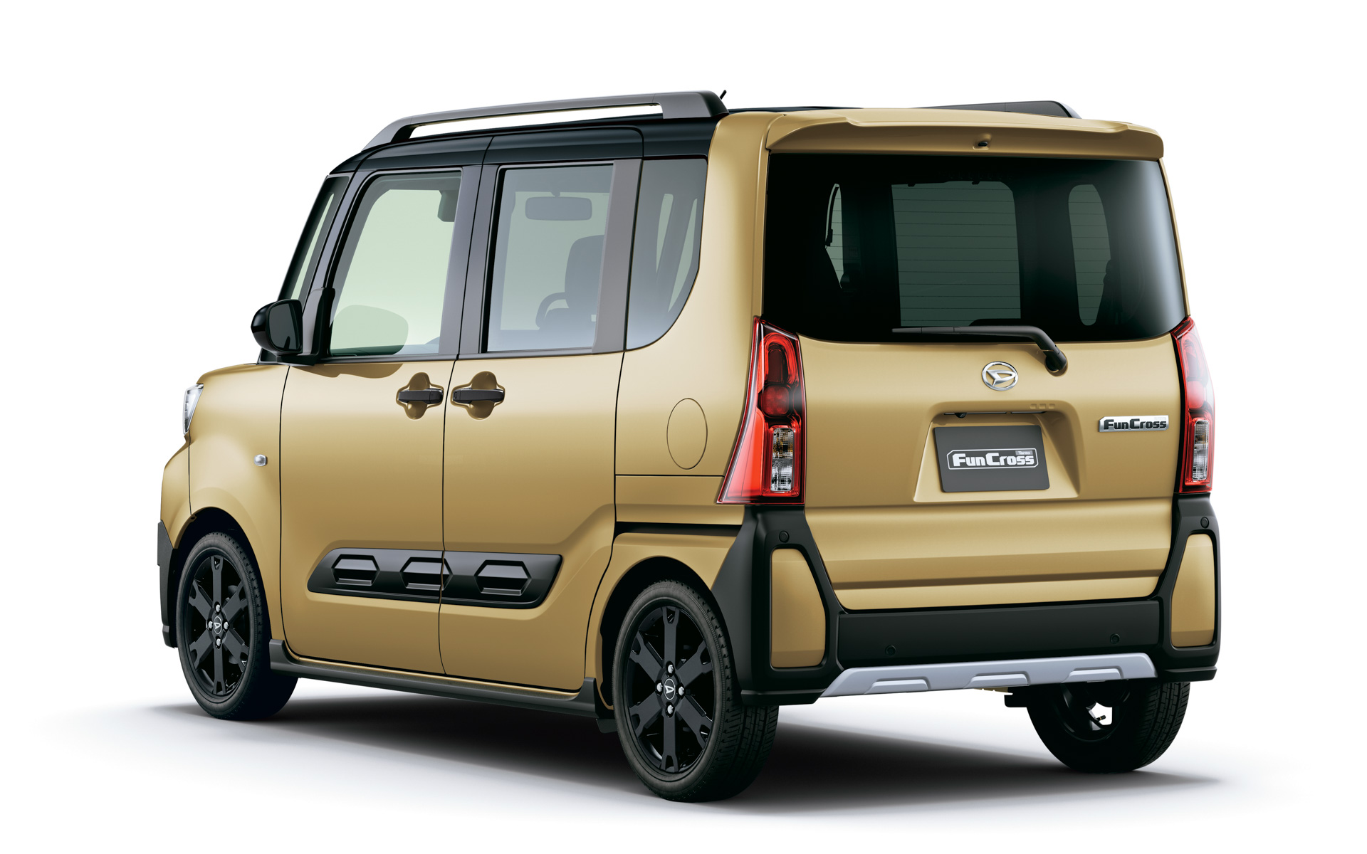 タント ファンクロス　ターボ　2WD