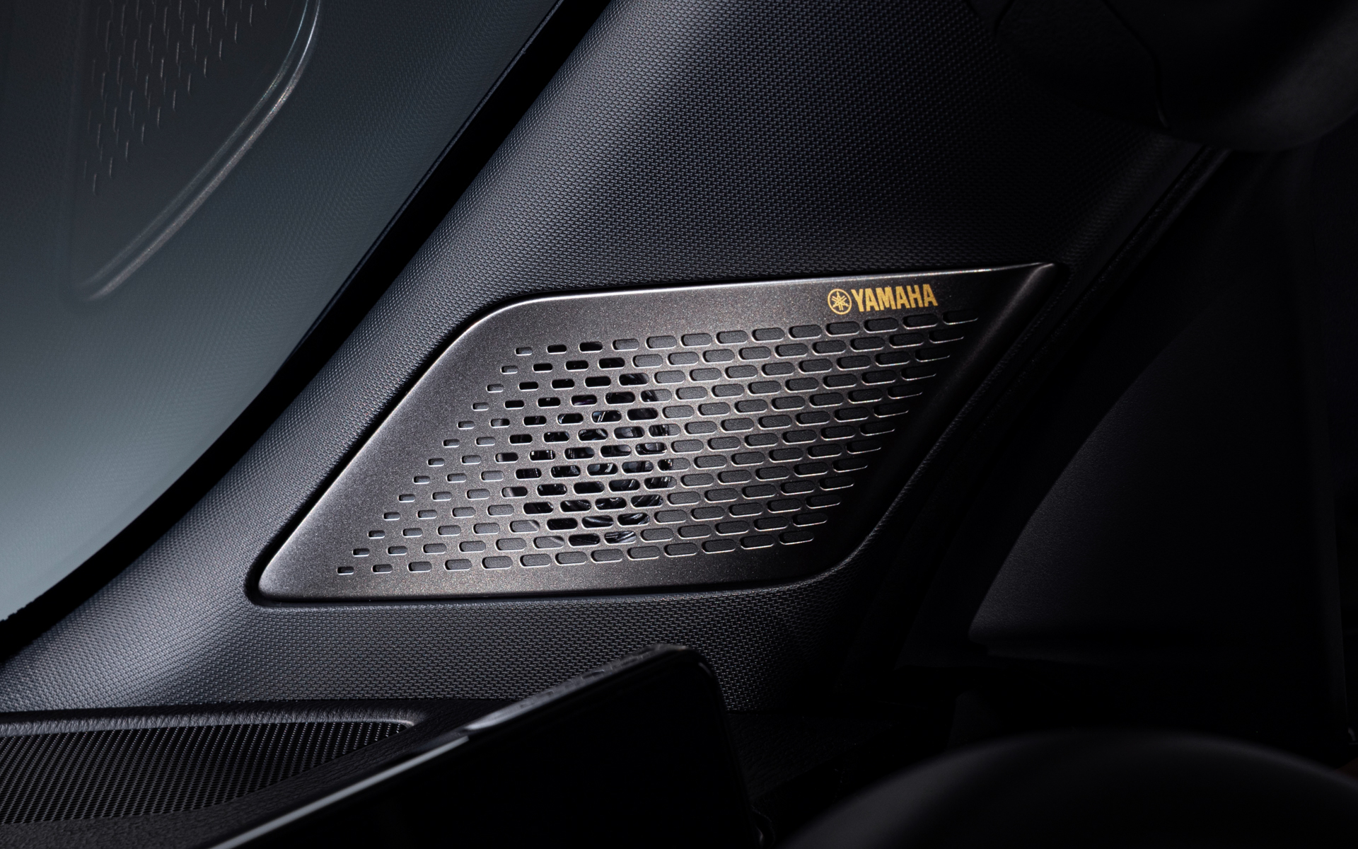 ヤマハと共同開発したプレミアムオーディオシステム「Dynamic Sound Yamaha Ultimate」を搭載