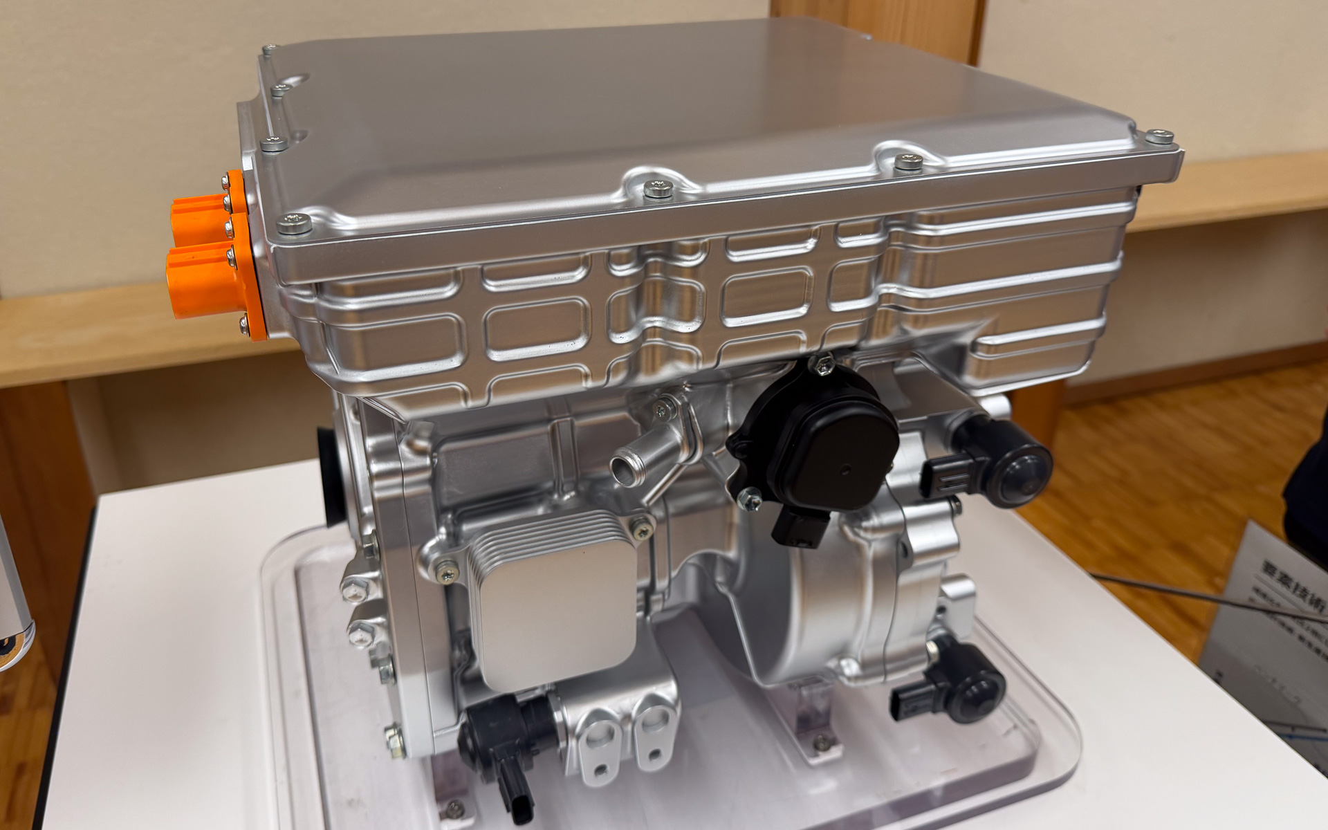 機能統合電動ユニットXin1