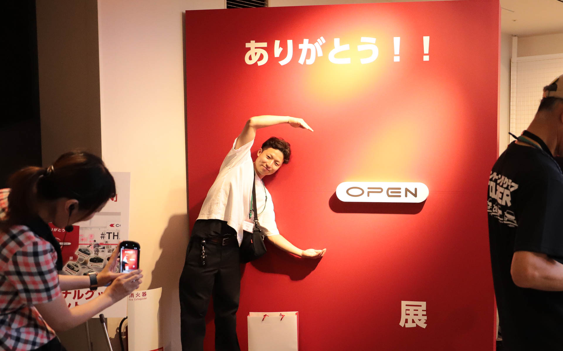 自分が「C」になることで「copen」の文字が完成するフォトスポット。多くの人がノリノリで撮影していた