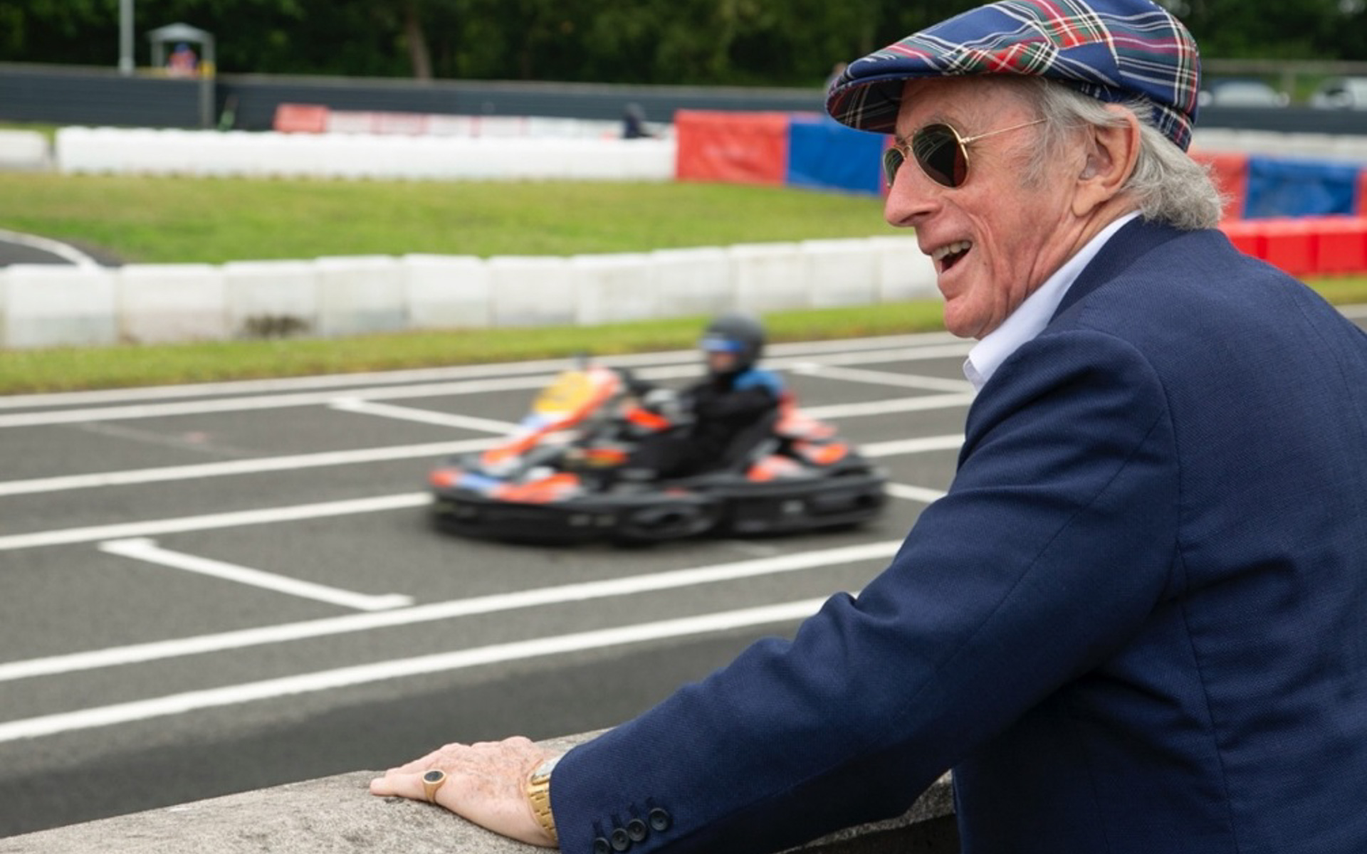 F1世界王者を3回獲得したジャッキー・スチュワート氏