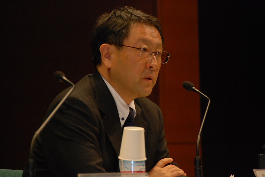 2008年12月22日の年末定例会見に出席した豊田章男氏。この翌年6月に社長へと昇格した