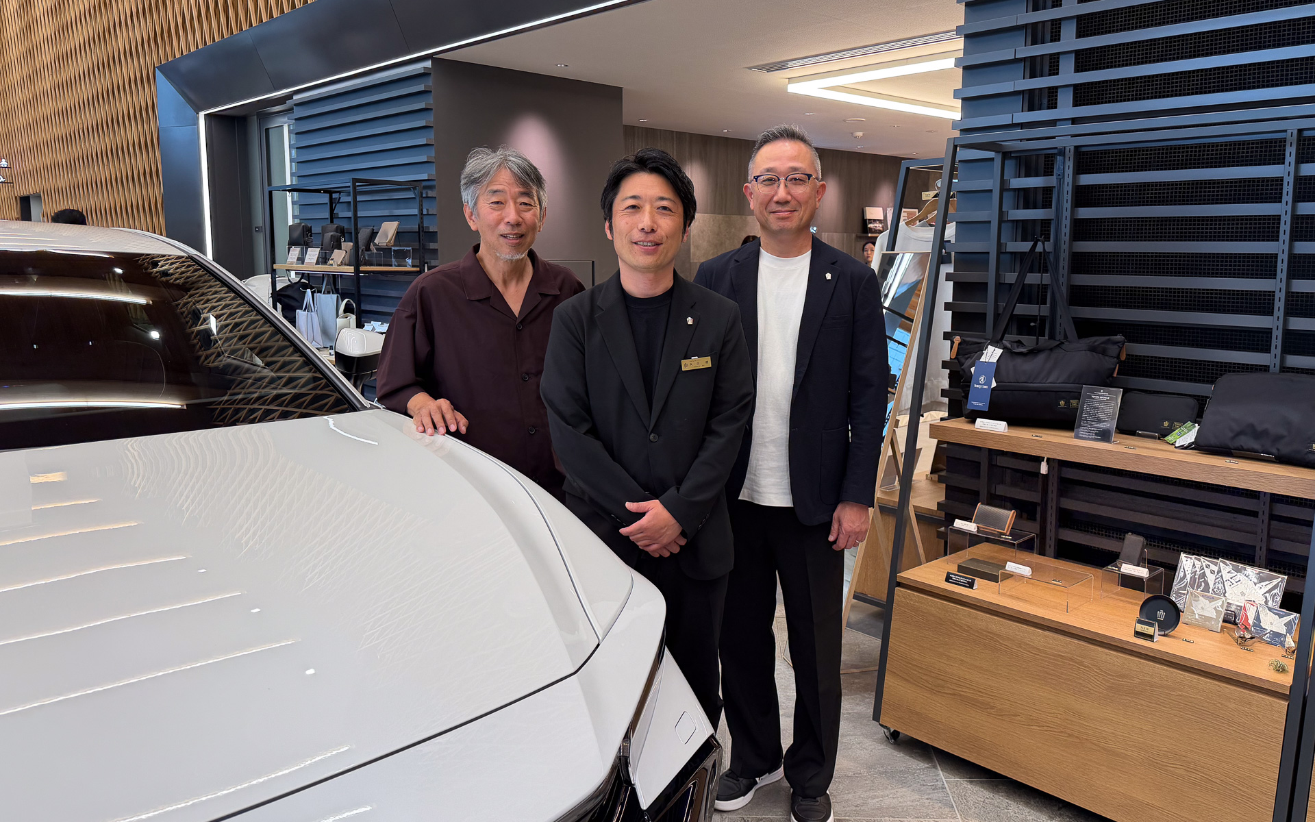 THE CROWN 愛知高辻ゼネラルマネージャー 矢花慶氏（中央）、新型クラウン開発者 多和田貴徳氏（右）、新型クラウン プロジェクトチーフデザイナー 宮﨑満則氏（左）に話をうかがった