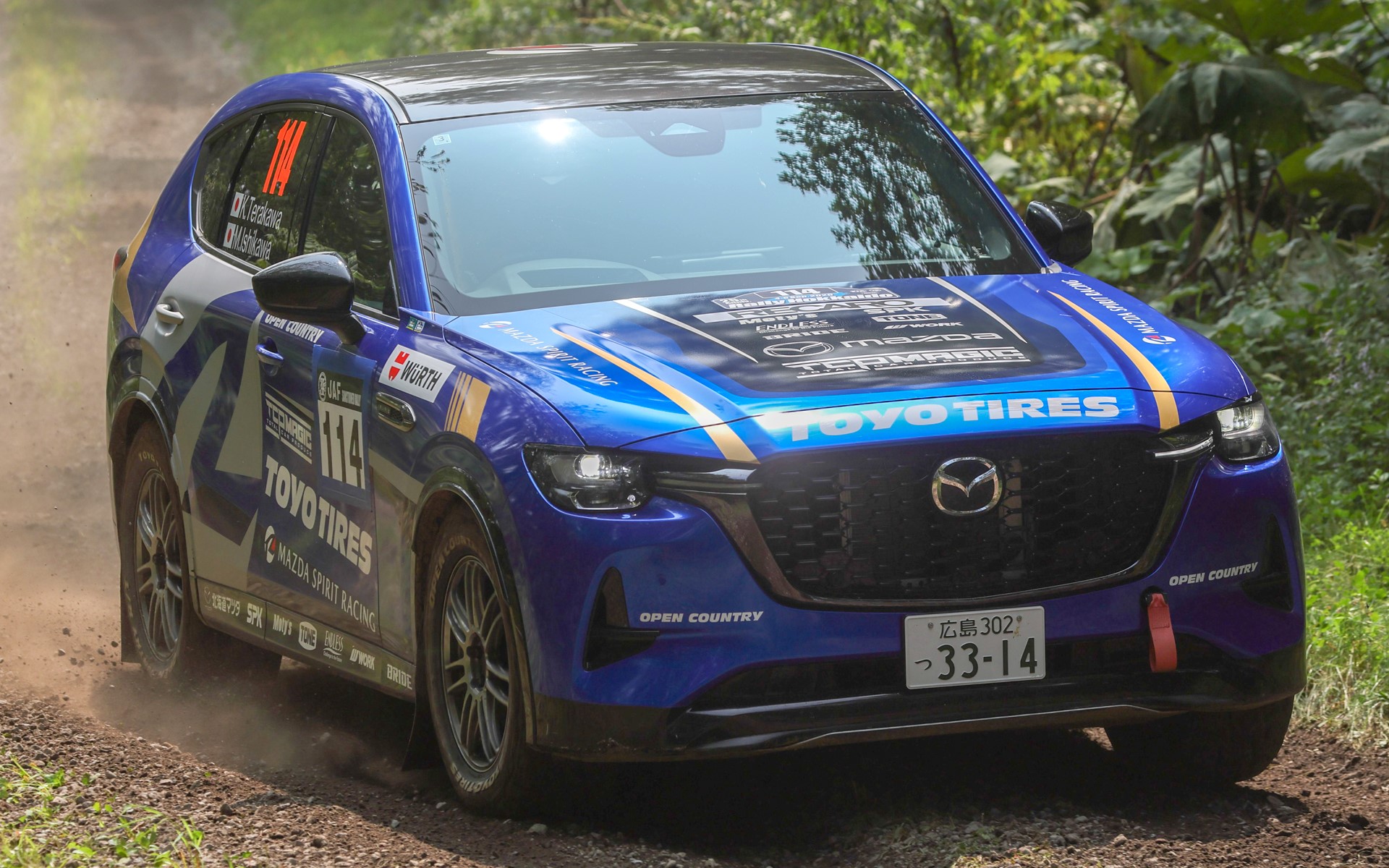 XC-2Sクラスで優勝した「TCP MAGIC with TOYO TIRES（寺川和紘/石川美代子組）」、車両はマツダ「CX-60」