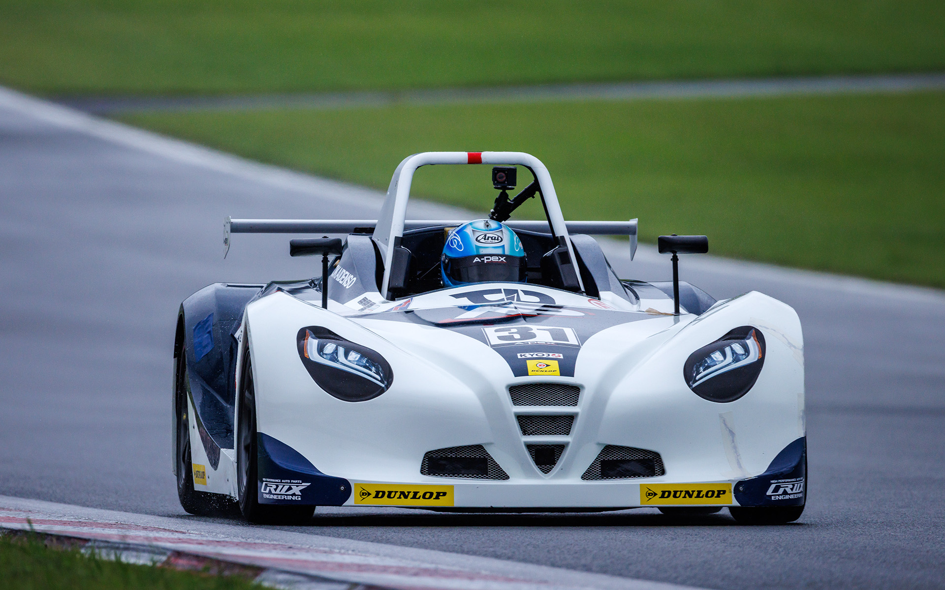 第2戦で見事優勝した31号車 A-PEX☆VITAの永井歩夢選手