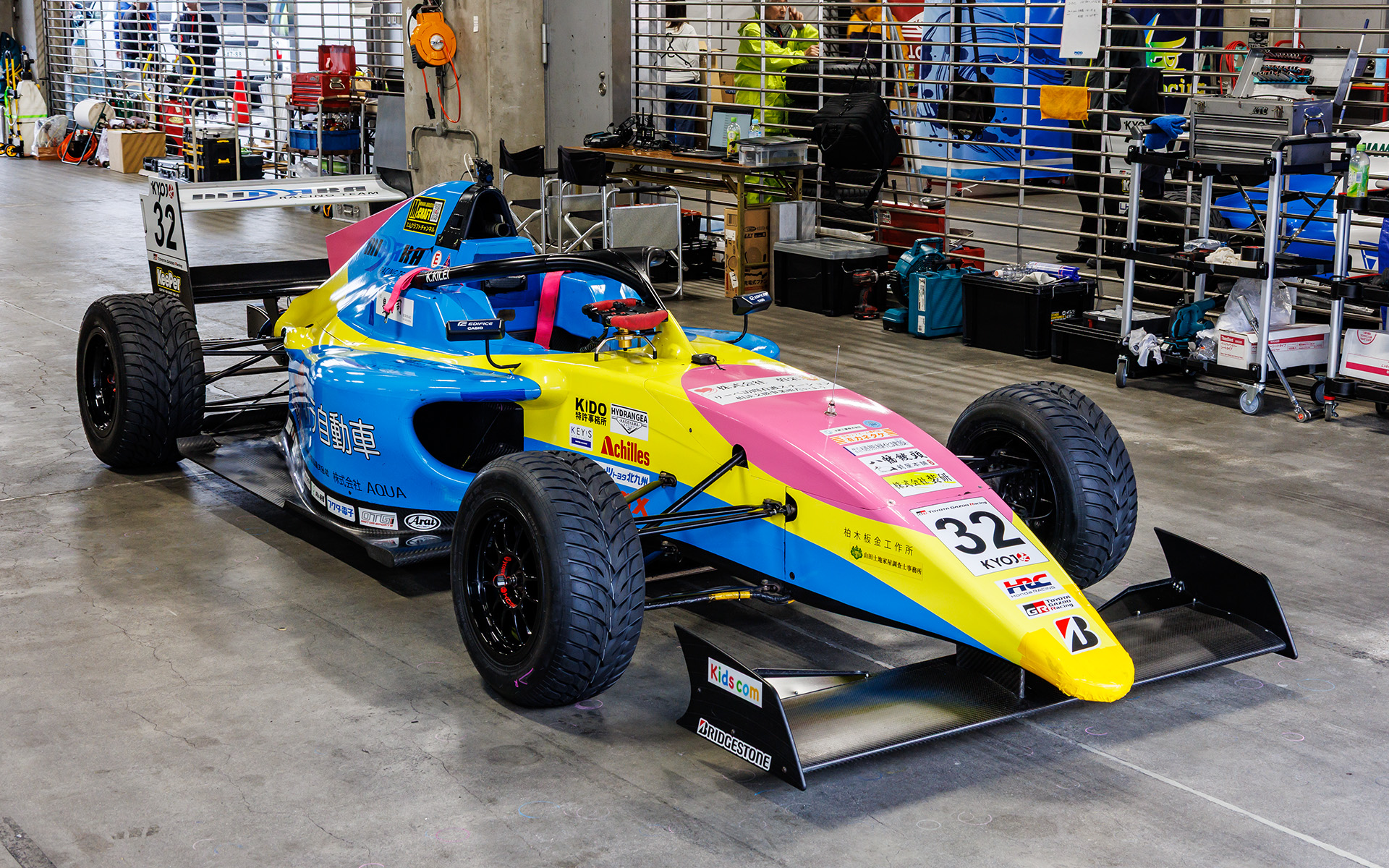 金本選手のKYOJO CUP参戦マシン「32号車 ミハラ自動車エムクラフトKC-MG01」、同日の決勝レースでは9位