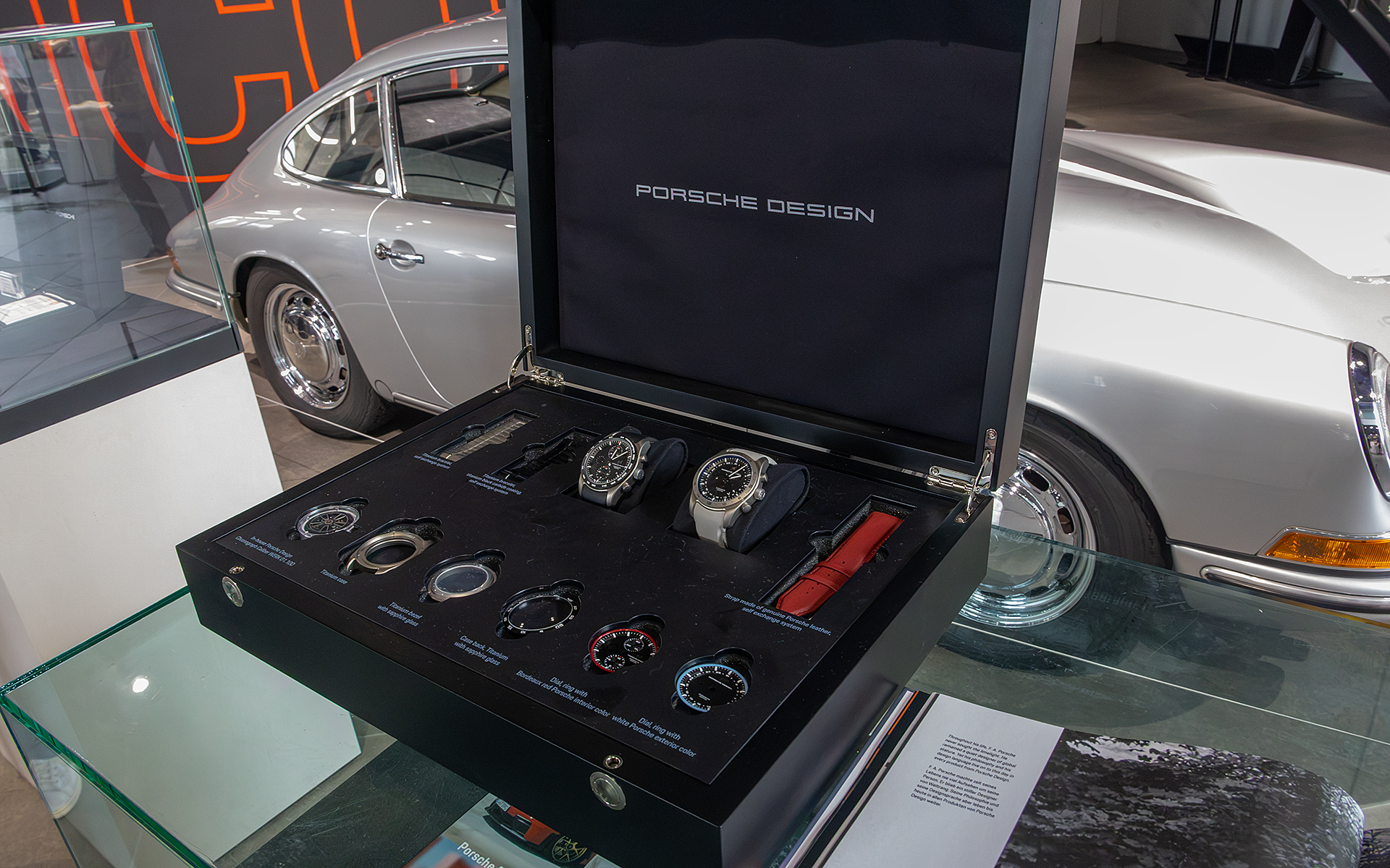 ポルシェデザインの時計。展示と販売が行なわれた