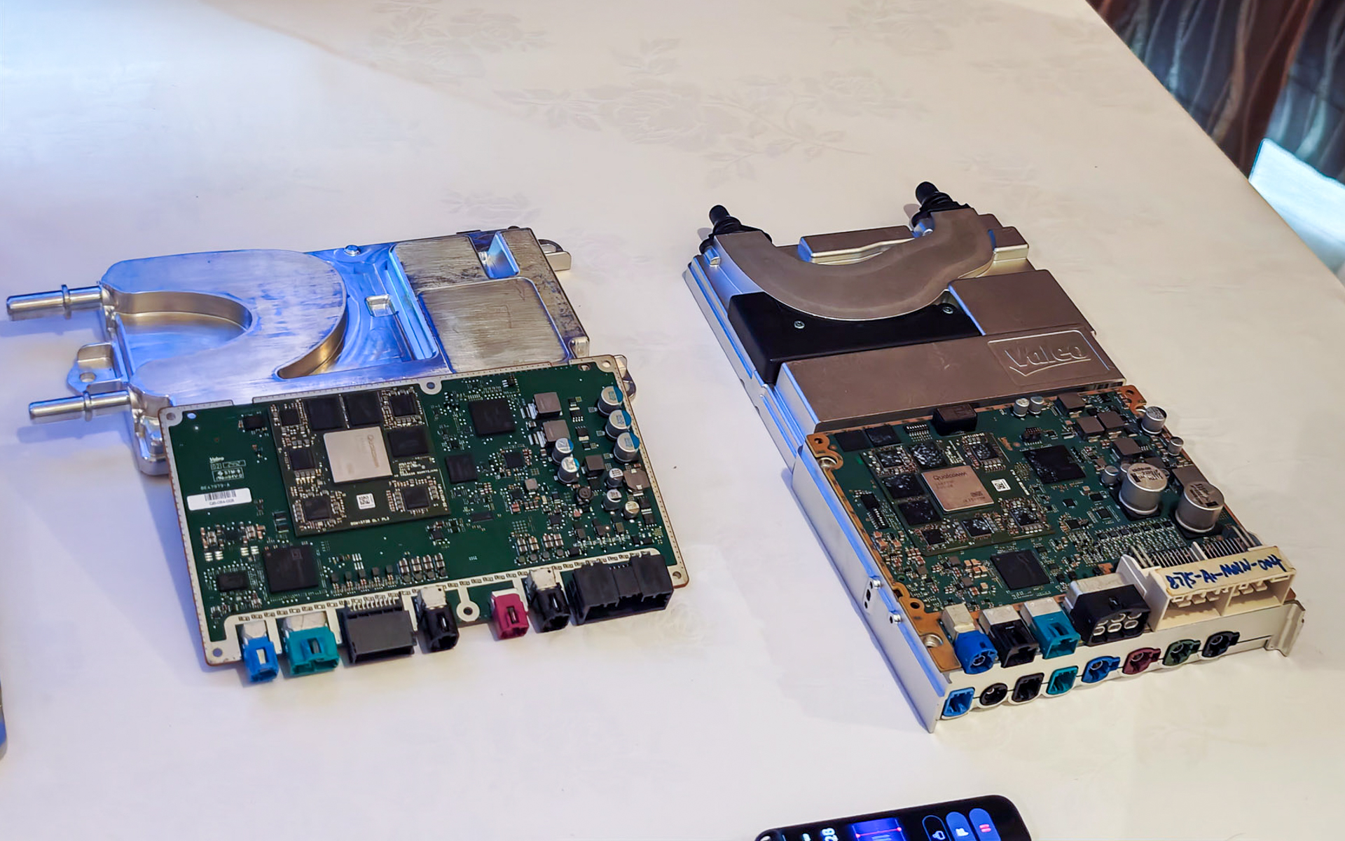 スナップドラゴンライド（Snapdragon Ride）を搭載したECU