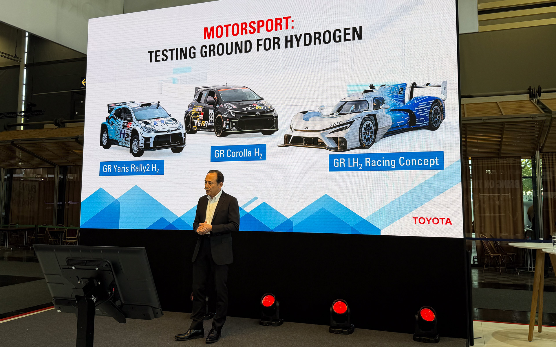 水素エンジン開発で参加しているモータースポーツを紹介する、トヨタモーターヨーロッパ R&D Executive Vice President 安井慎一氏
