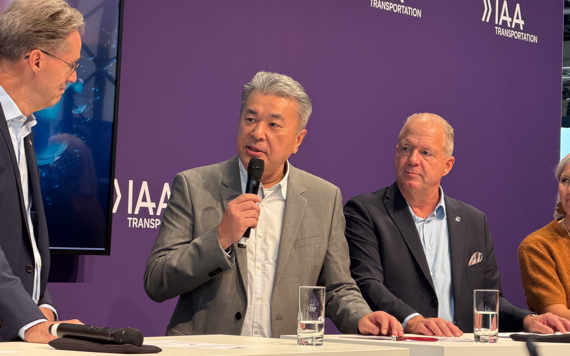 ドイツ ハノーファーで開催されている世界最大級の商用車ショー「IAA TRANSPORTATION 2026 in Hannover」において、欧州の各メーカーと水素に関する協業拡大を語るトヨタ自動車 代表取締役副社長 中嶋裕樹氏
