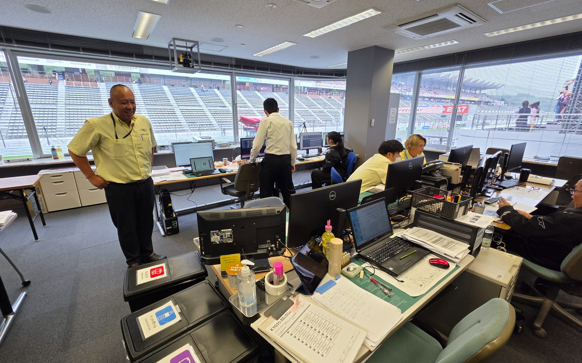 計時室、1/10000秒単位で正確な計測が可能だ