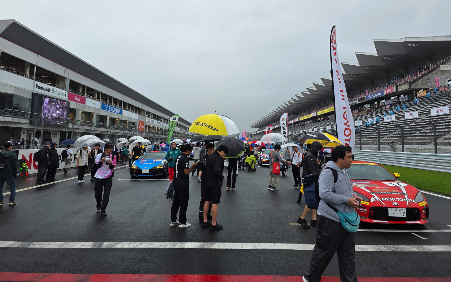 レースの舞台裏を体験