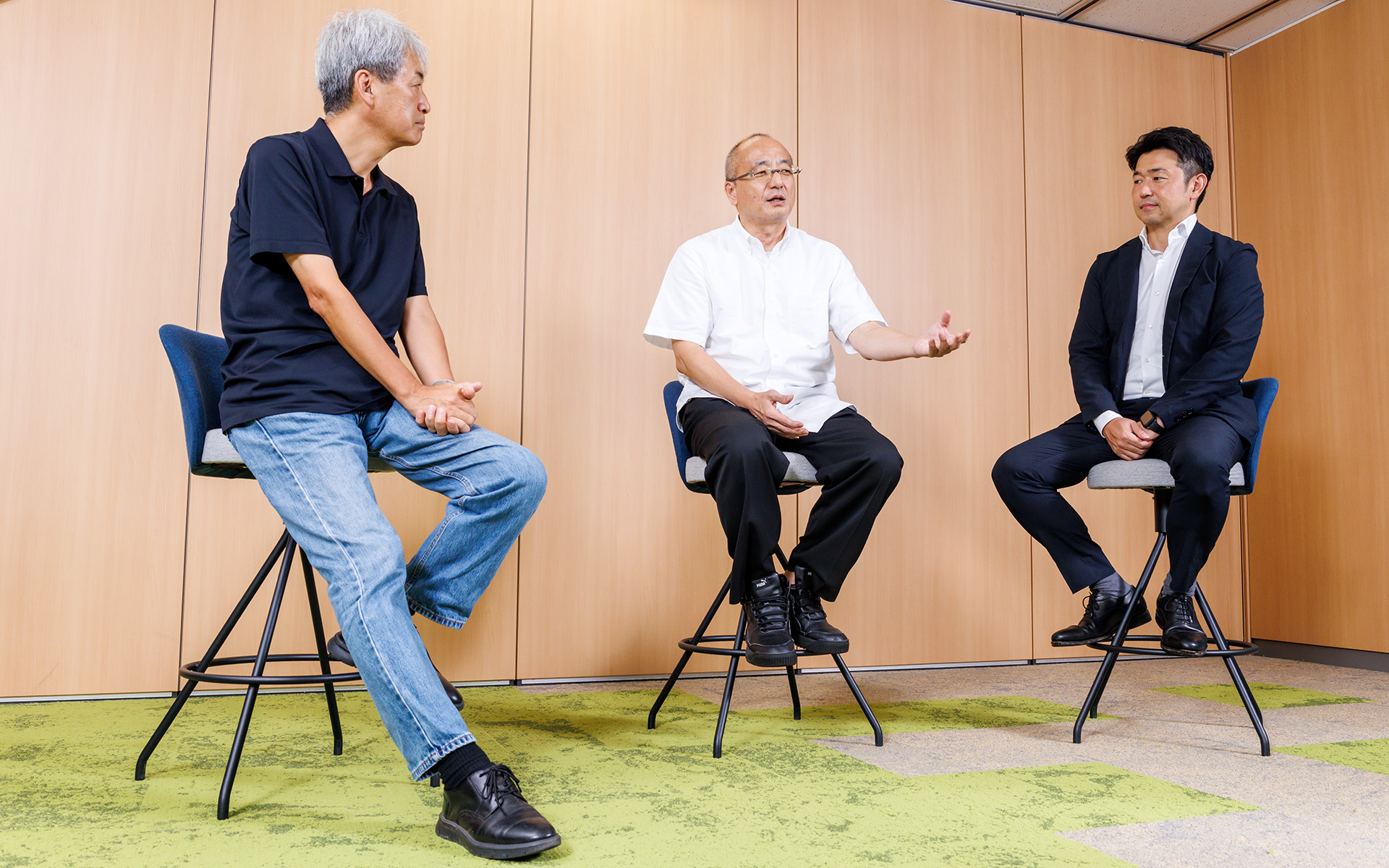 CEATEC 実行委員会委員長 後藤和男氏、モビリティショー委員会 ショー企画部会 部会長 齋藤隆幸氏、Car Watch編集部によるモデレーターという鼎談形式で進行