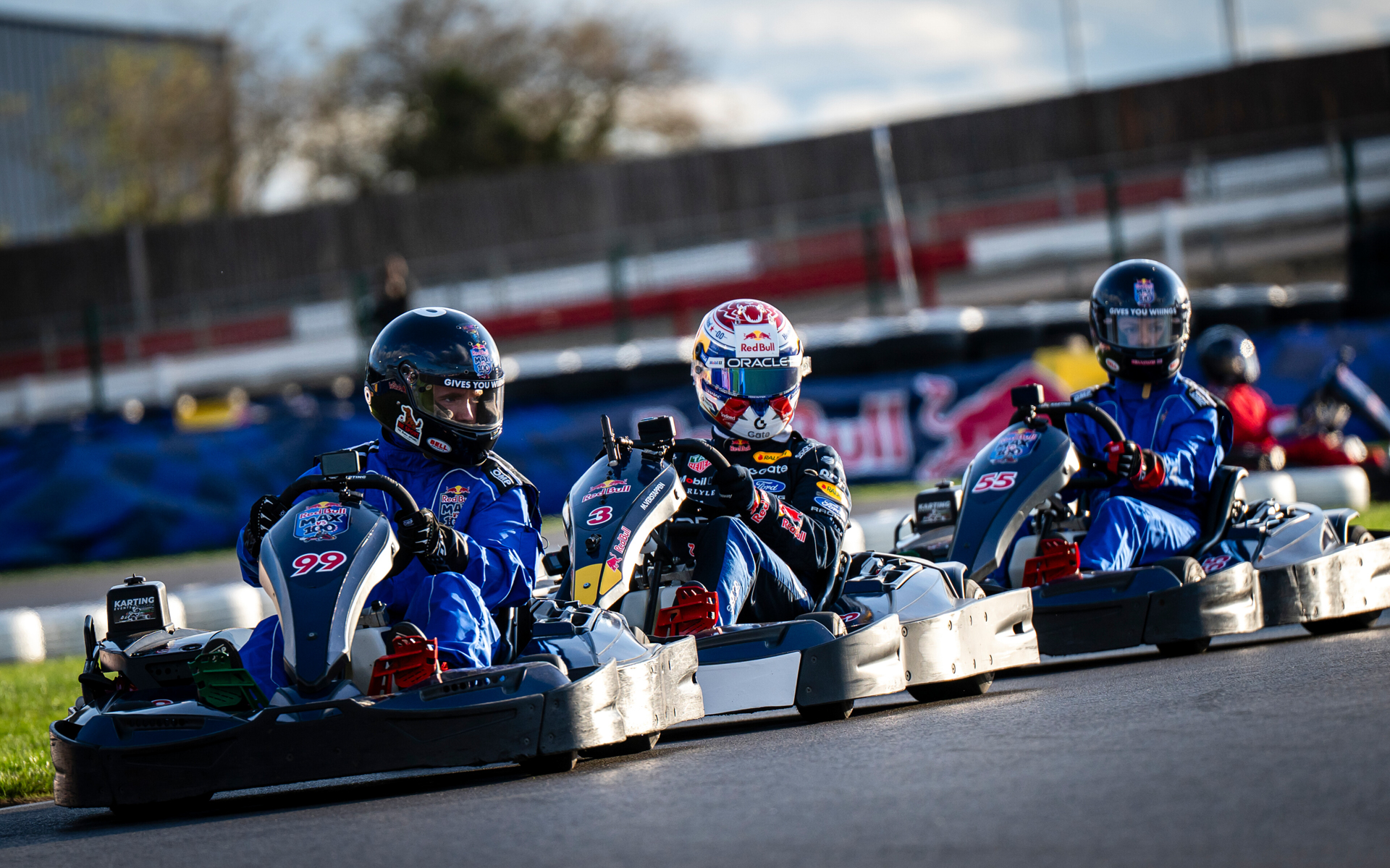 わずか35分で100台を抜き去ったフェルスタッペン選手（2026 Red Bull Content Pool）