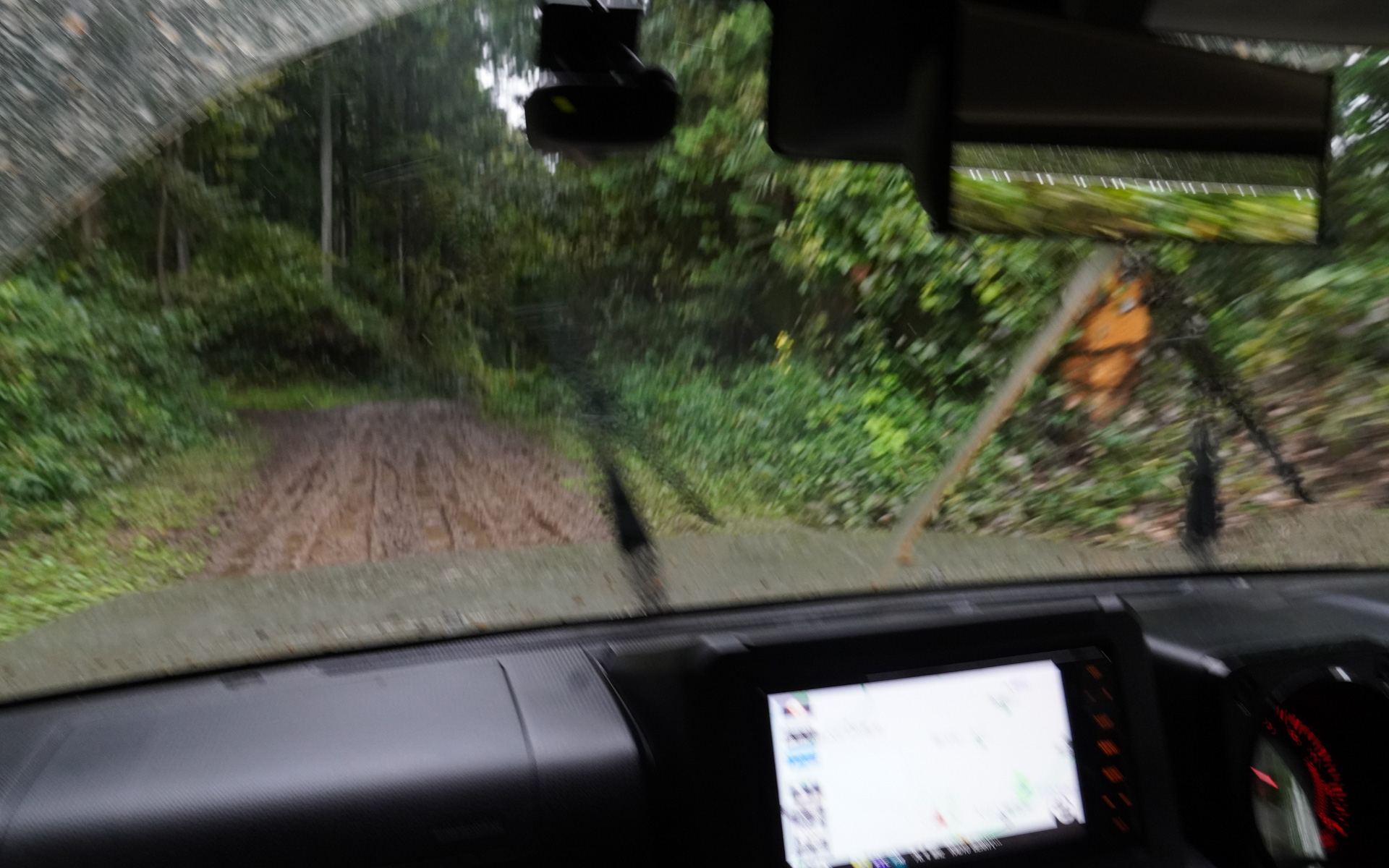 雨が続いていたため、コースのなかでも比較的平らなところを走行した