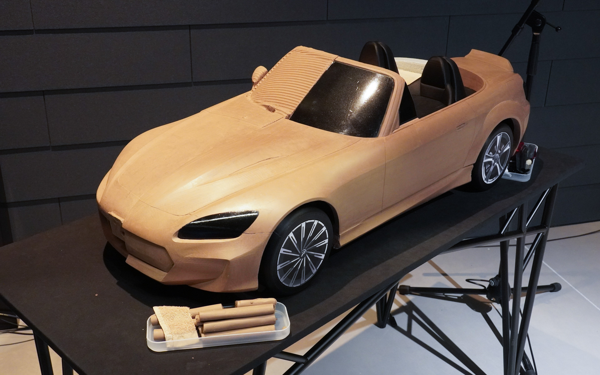 S2000のクレイモデル。これから外見を仕上げていくところだという