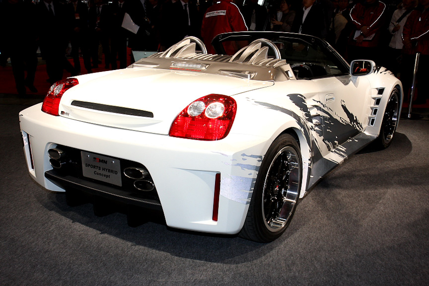 2010年の東京オートサロンに出展した「GRMNスポーツハイブリッド・コンセプト」
