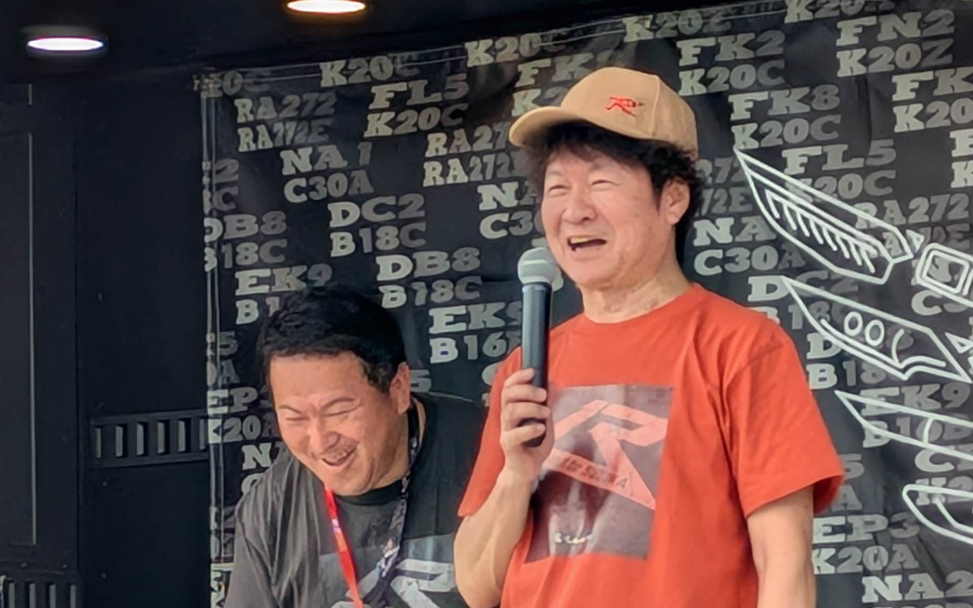 TYPE Rの開発秘話を明かした柿沼秀樹氏（右）
