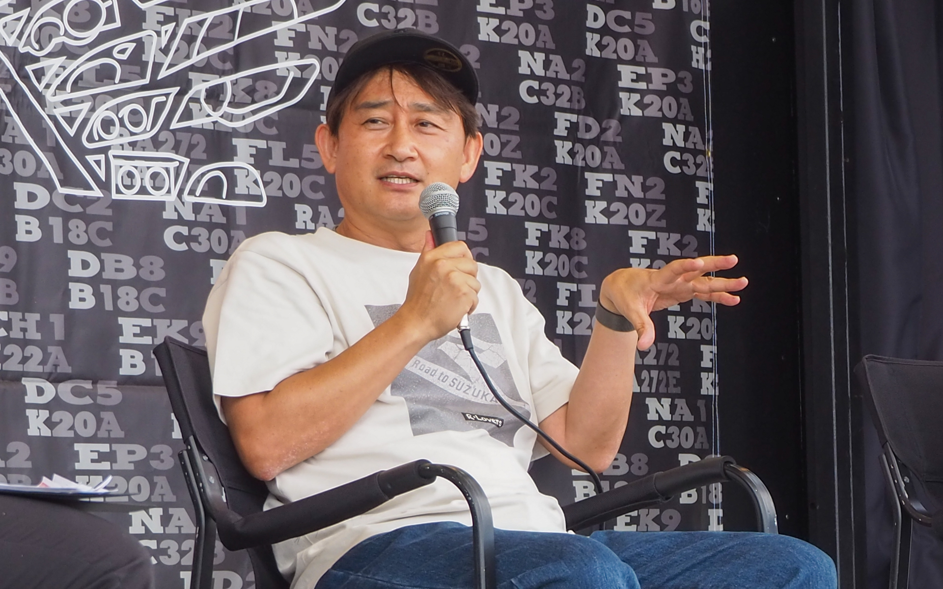 自身の愛車NS-X TYPE Rへのこだわりを語る道上選手