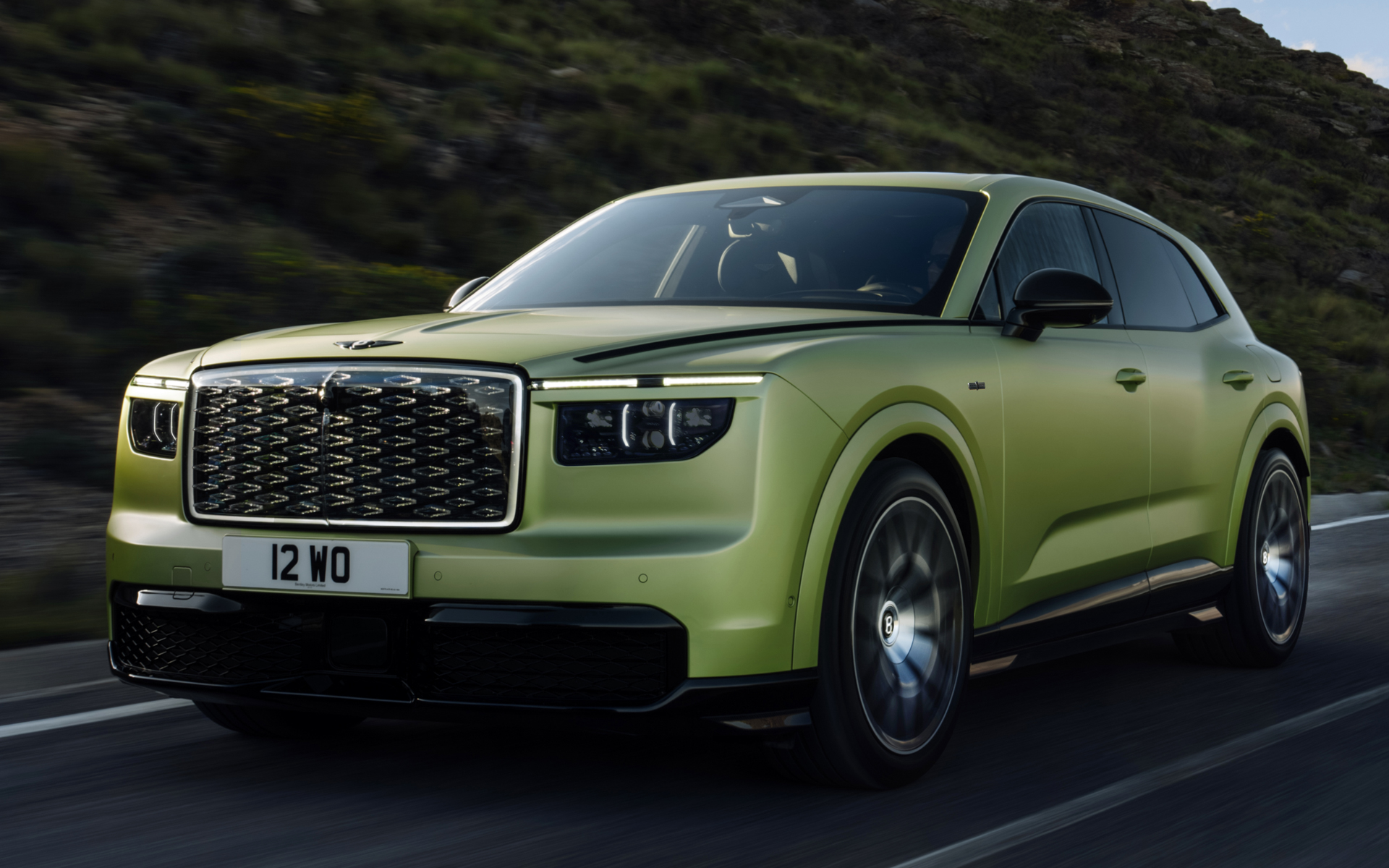ベントレー新型バッテリEV「トルカル」