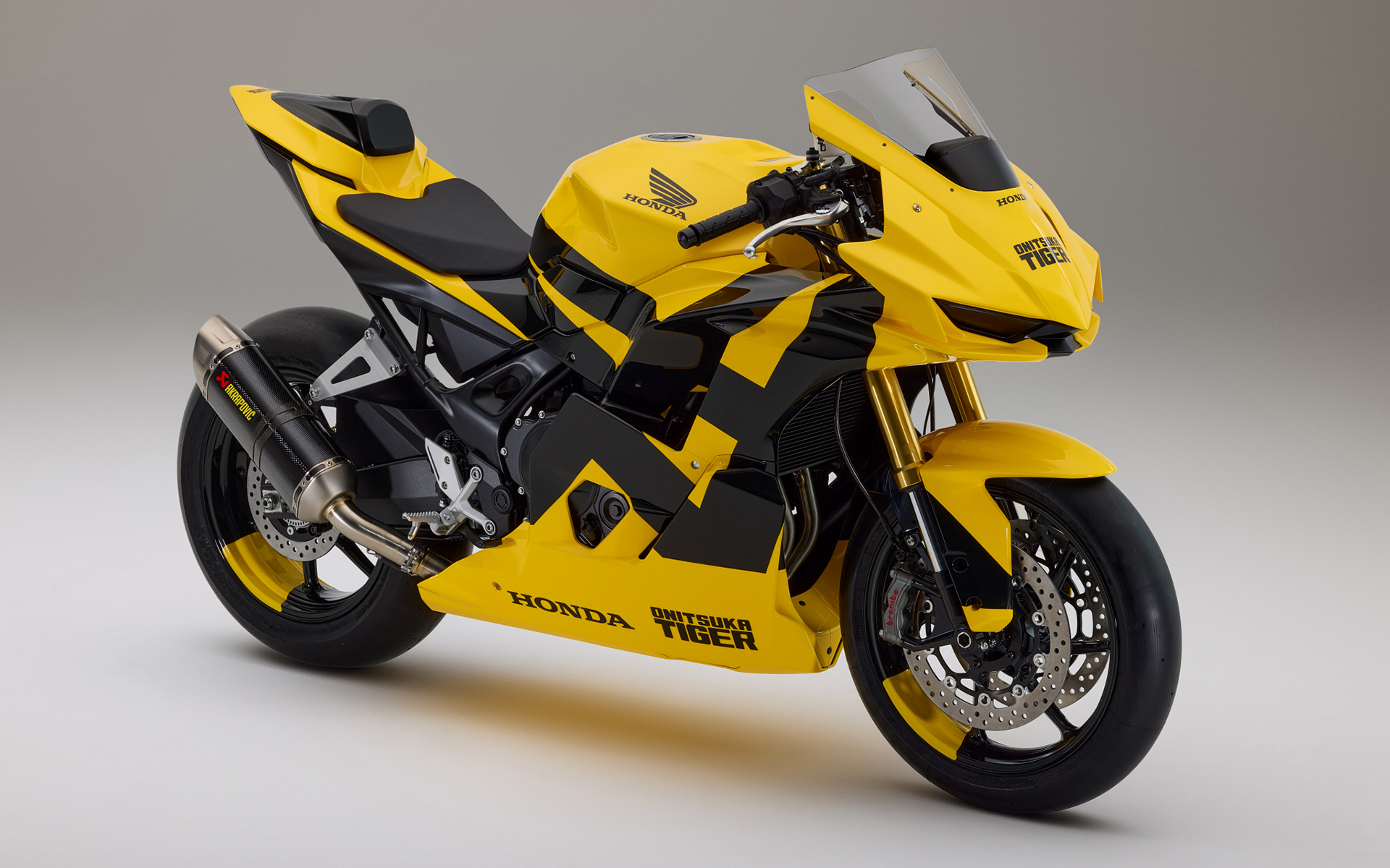 二輪車のコンセプトモデル「Onitsuka Tiger Honda Mid Sports Concept」