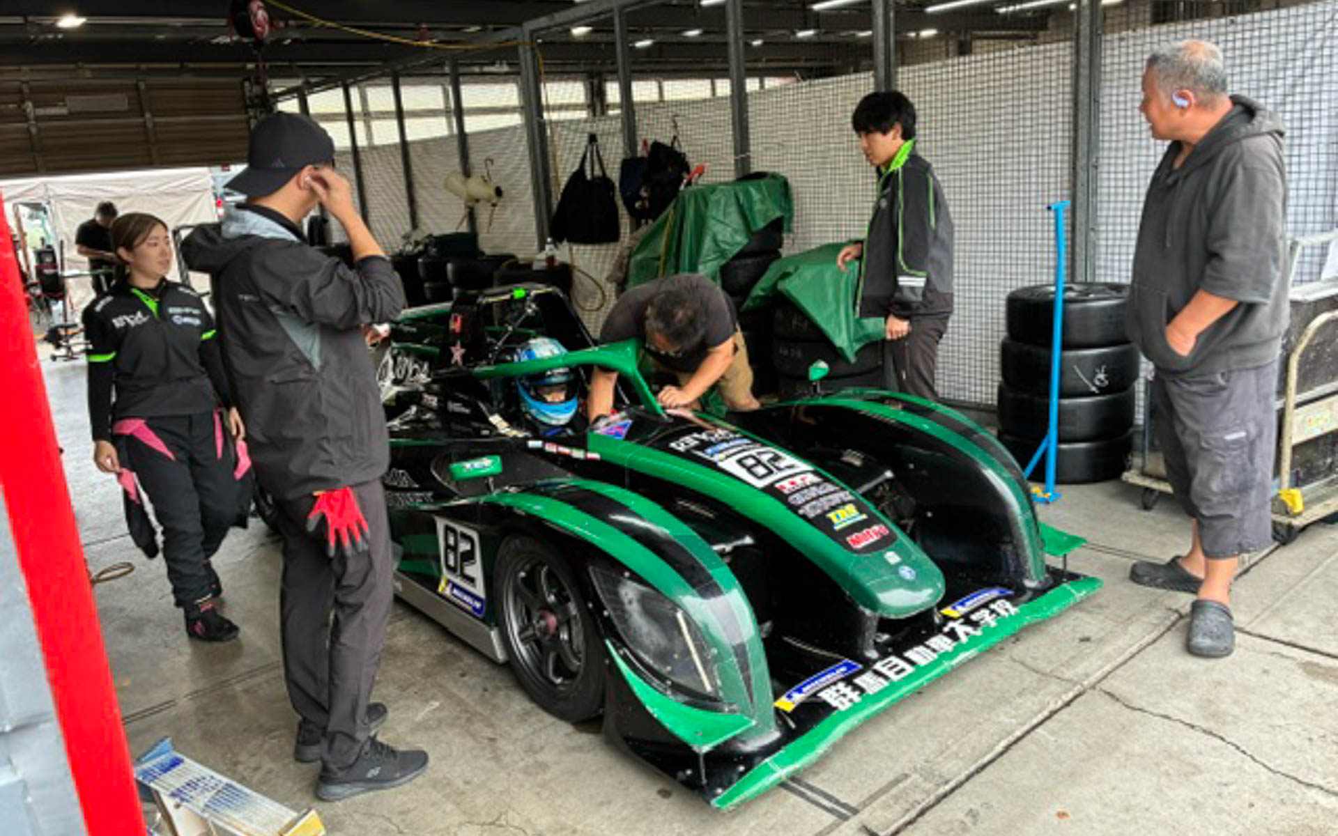 RiNoAのv.Granz。群馬トヨペットなど里見君の出身地である群馬の企業のサポートを受けてスプリントや耐久に大活躍