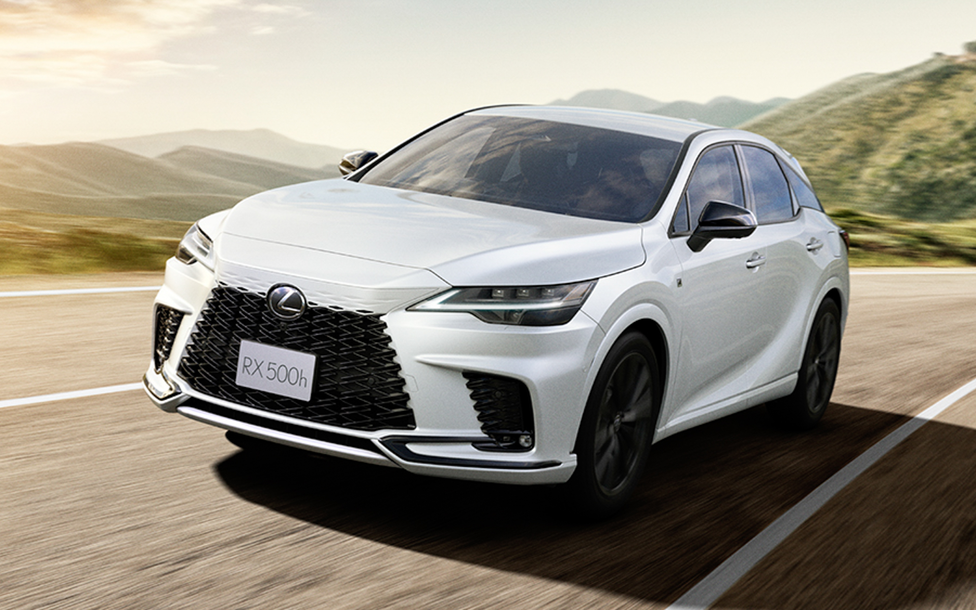 LEXUS RX500h“F SPORT Performance”（ホワイトノーヴァガラスフレーク）