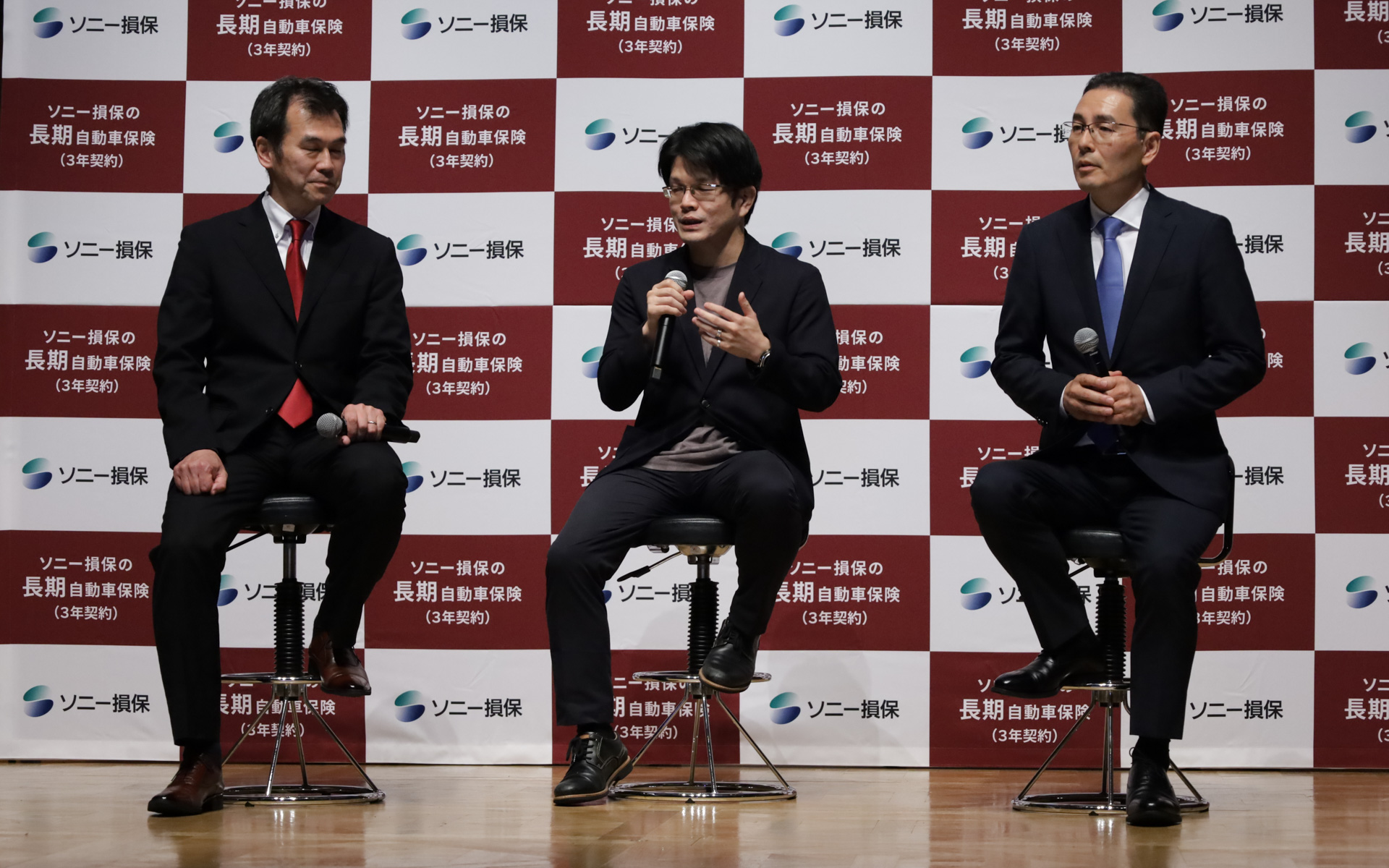 パネルディスカッションでインフレ時代の家計管理について語る経済アナリストの森永康平氏