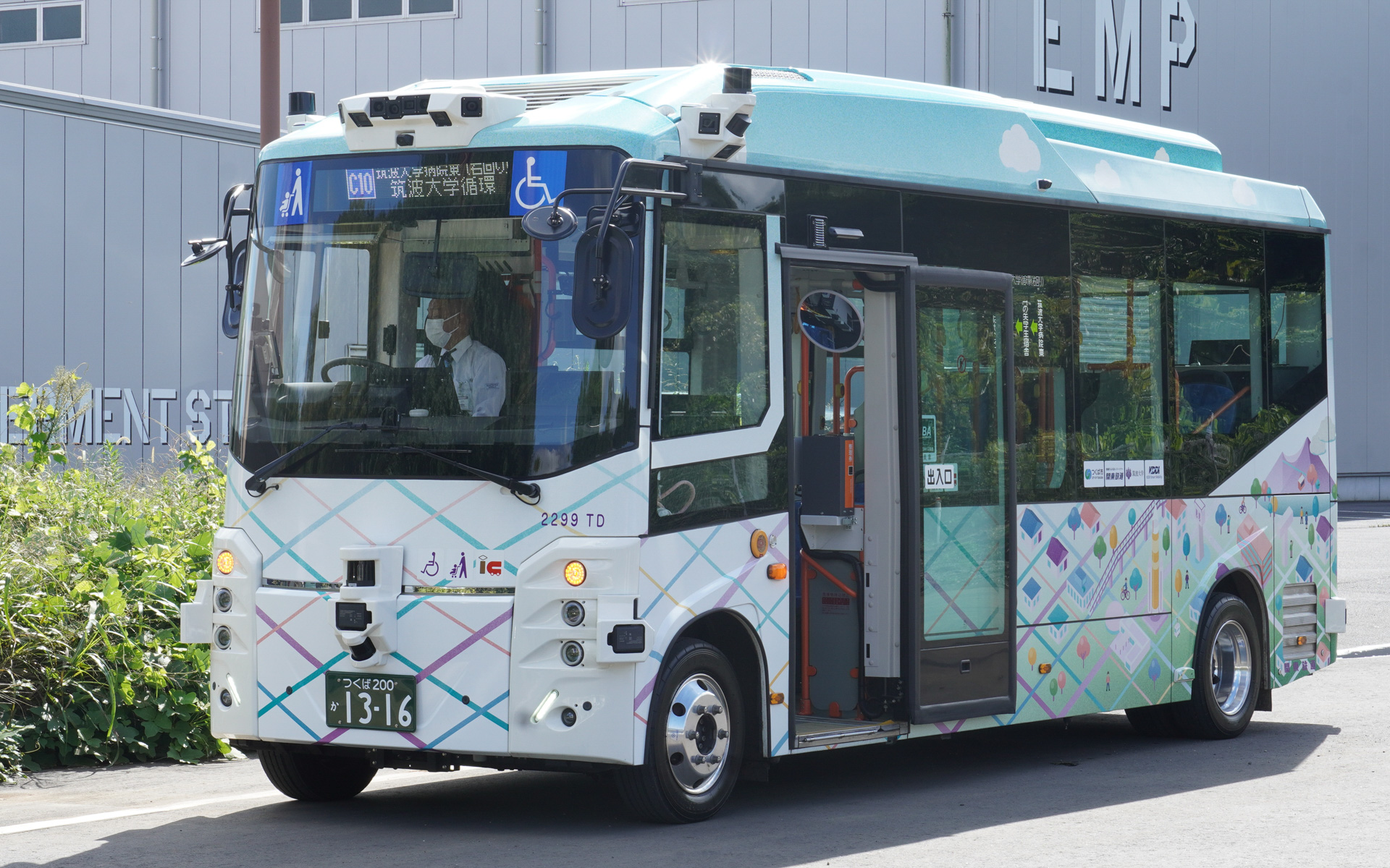 ティアフォー製の自動運転小型EVバス「Minibus 2.0」でベースはBYDの「J6」