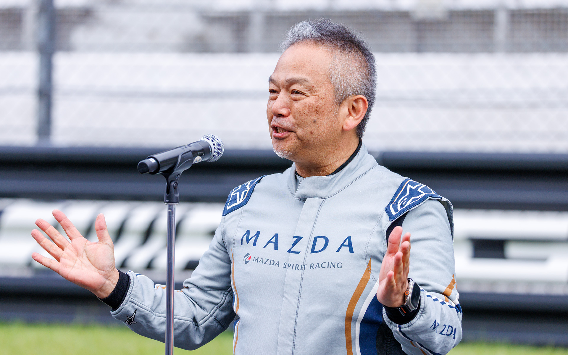 マツダファンフェスタのテーマ「もっと、クルマを楽しむ。」を紹介するマツダ株式会社 取締役経営役員CTO（最高技術責任者） 梅下隆一氏