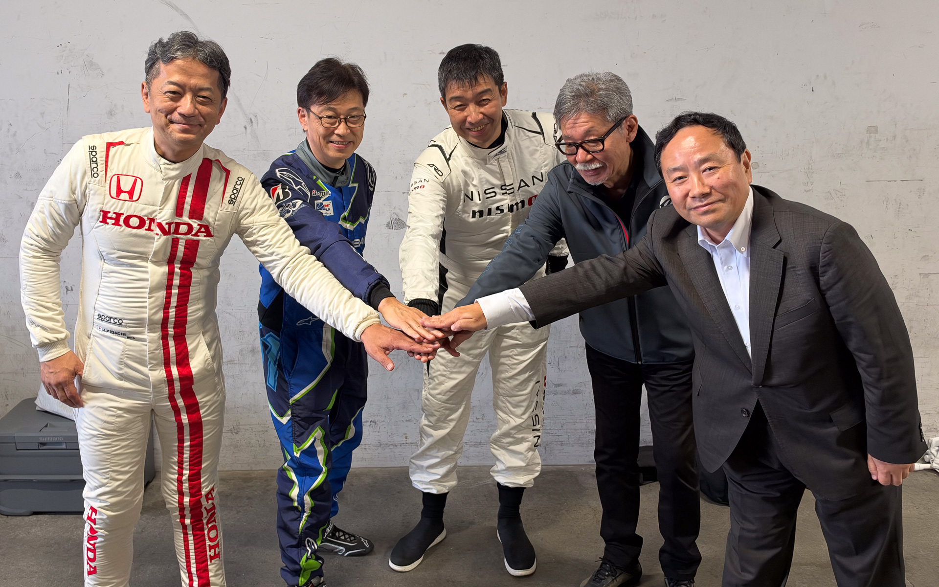 エネオスの次世代レース用燃料「ENEOS EARTH ONE（E20）」を使用して「第37回メディア対抗ロードスター耐久レース」に参戦する共挑チーム