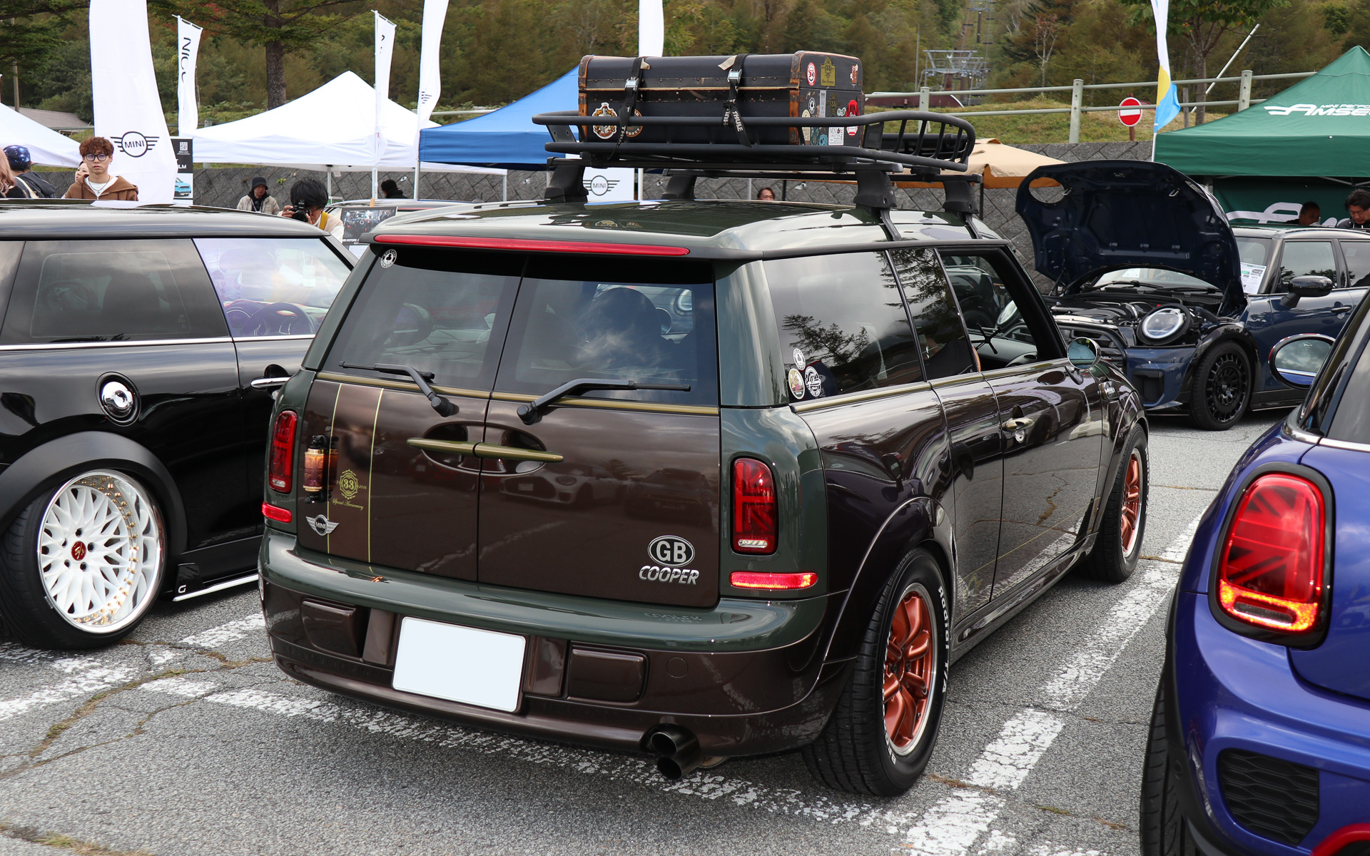 「Best カスタマイズ賞」に選ばれた「レン」さんの「MINI クラブマン」。RSワタナベ製アルミホイールや「フェアレディZ Z432」をモチーフにした縦型デュアルマフラーなどがカスタマイズのポイントとのこと