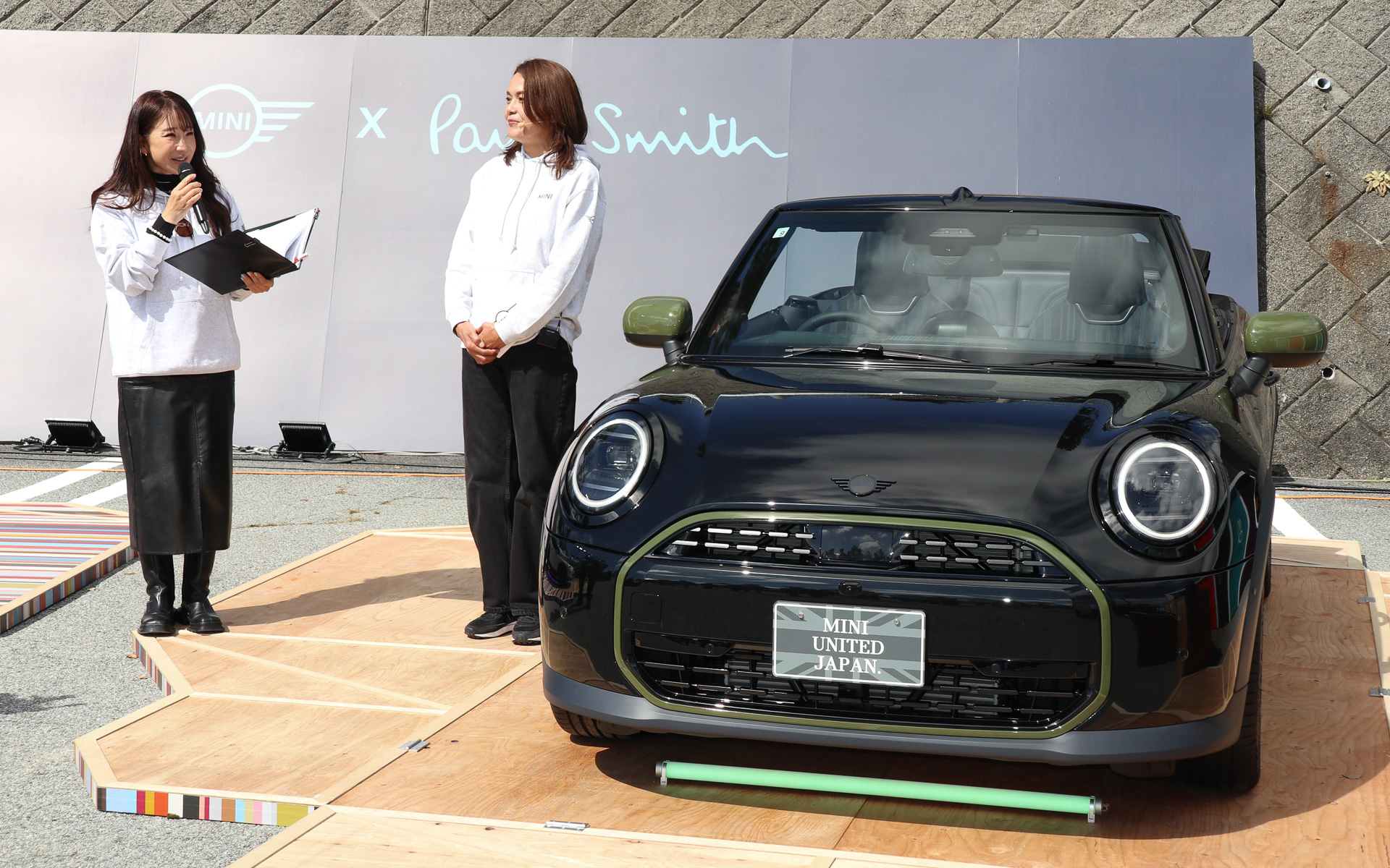 2台のMINI ポール・スミス エディションを実際に見ながら2人の解説が進められた