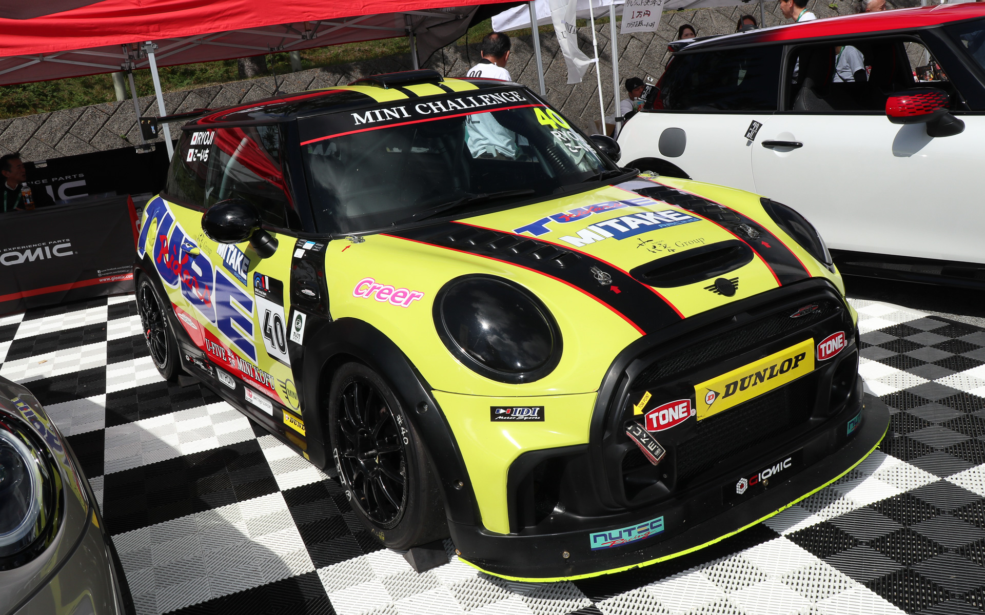 MINIのワンメイクレース「MINI CHALLENGE」の参戦車両「MITAKE★MINI KOFU with TUBE F56 JCW EVO」