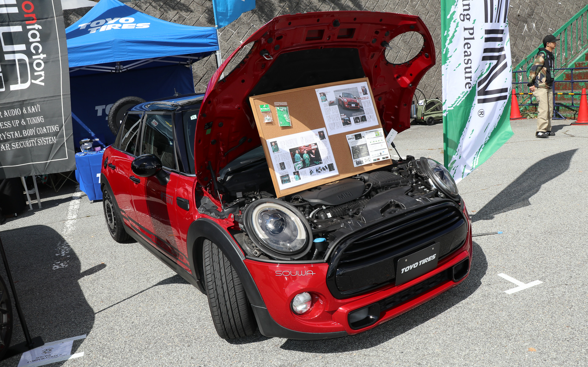 「PROXES Comfort IIs」を装着したMINI COOPER 5-Door