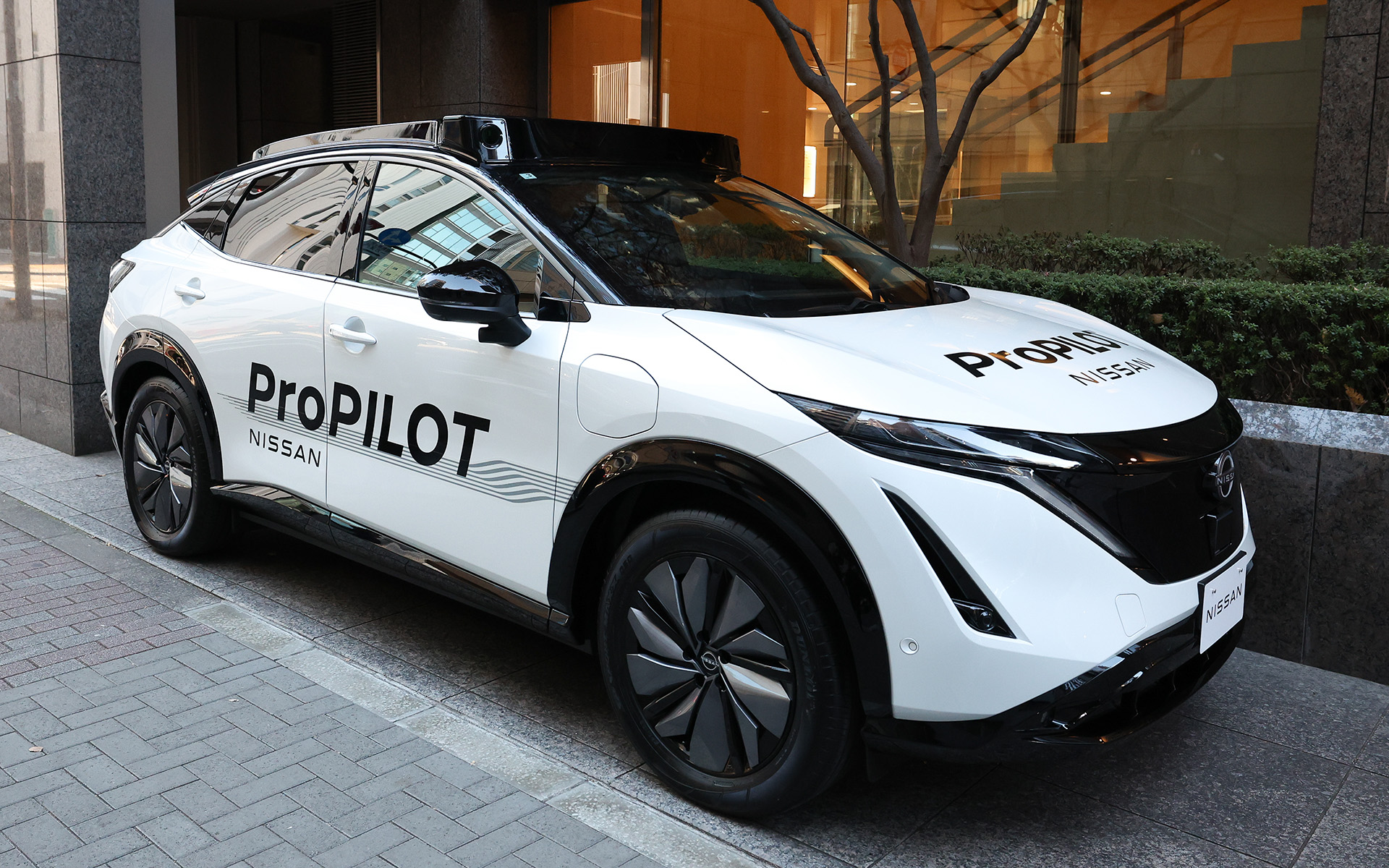 AIドライブ技術を搭載した「次世代ProPILOT」開発試作車