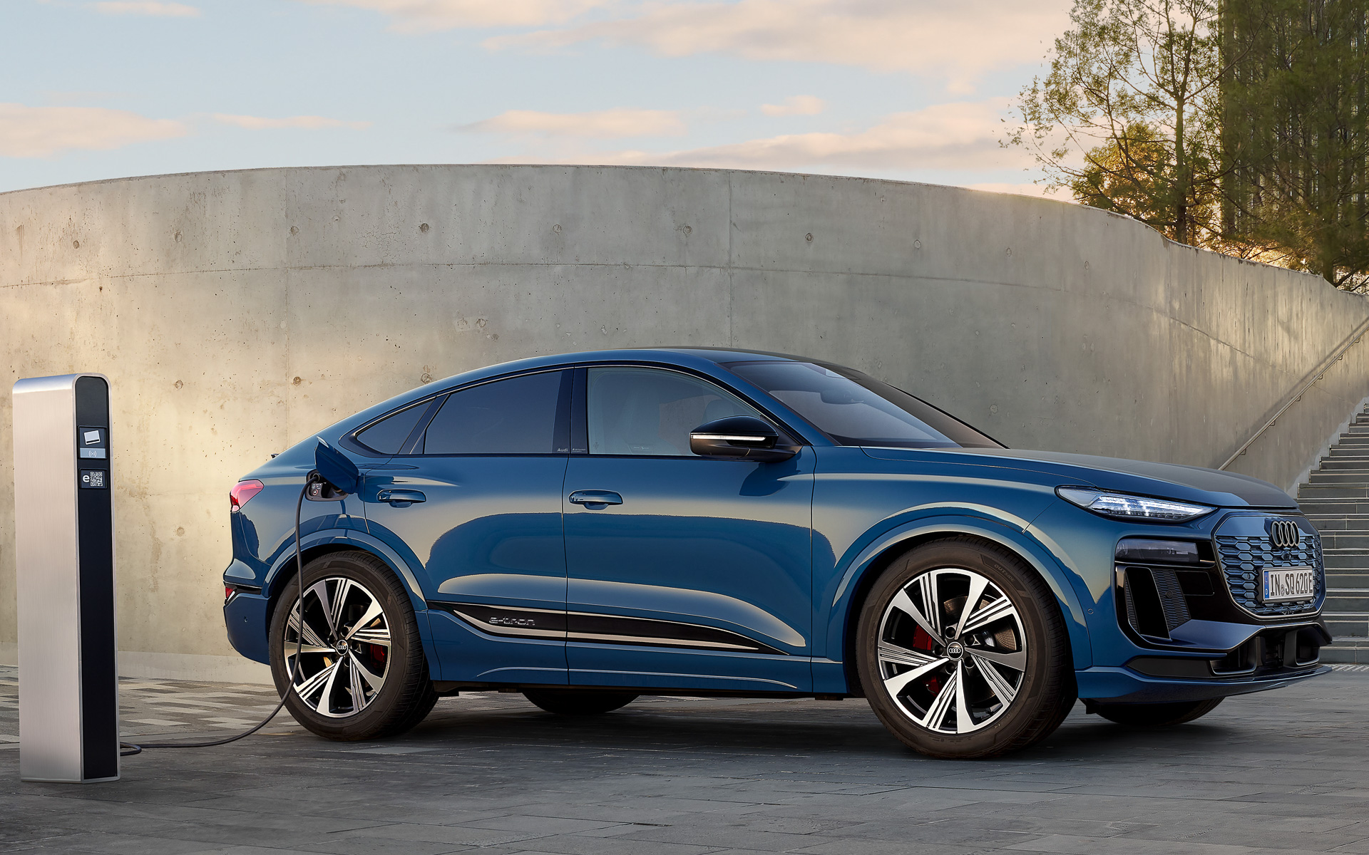 アウディ「SQ6 Sportback e-tron」