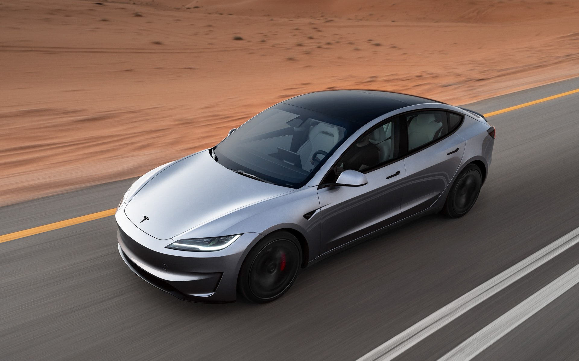 モデル 3 Performanceでは0-100km/h加速3.1秒をマーク