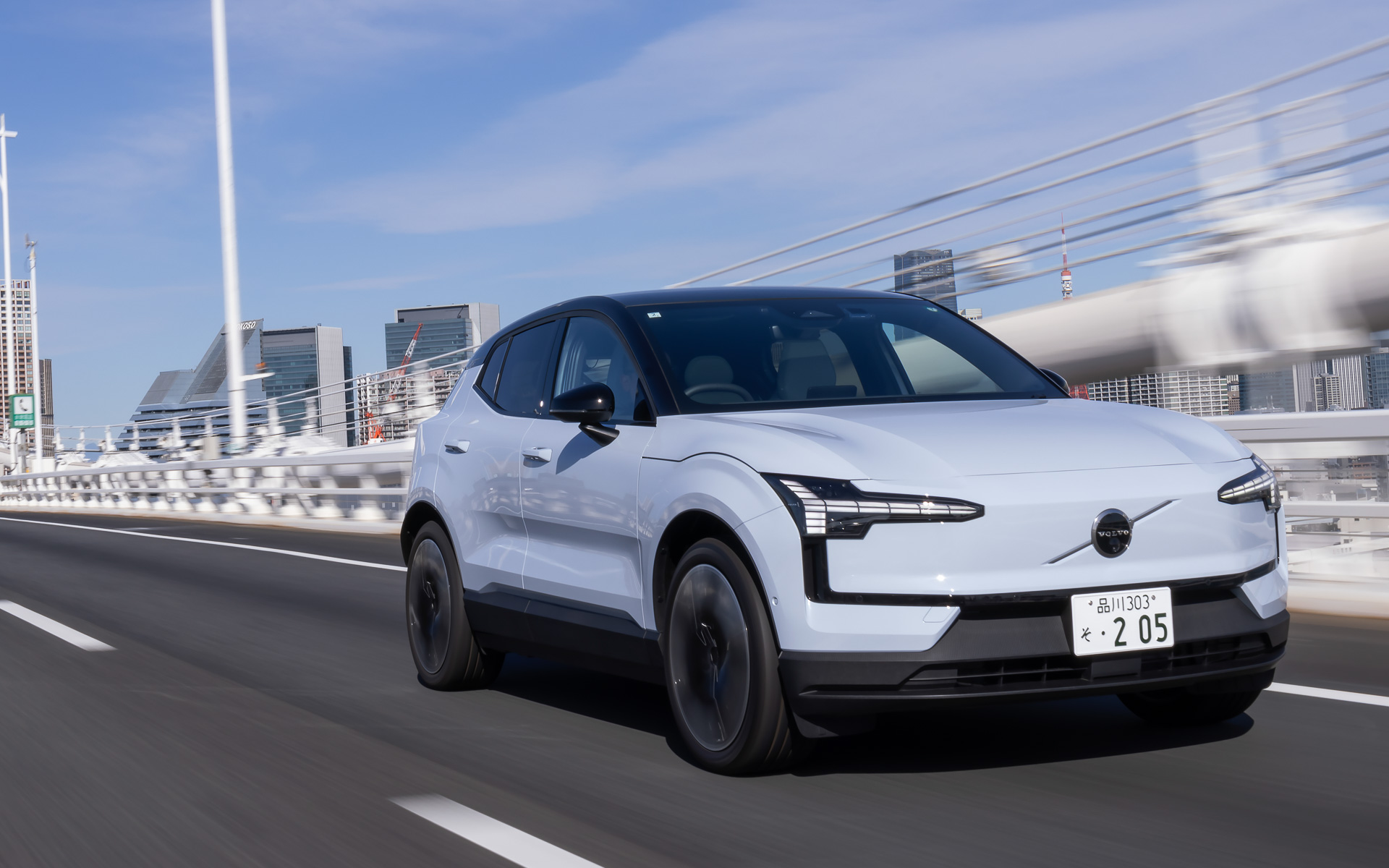 EX30のツインモーター仕様は0-100km/h加速を3.6秒で実現