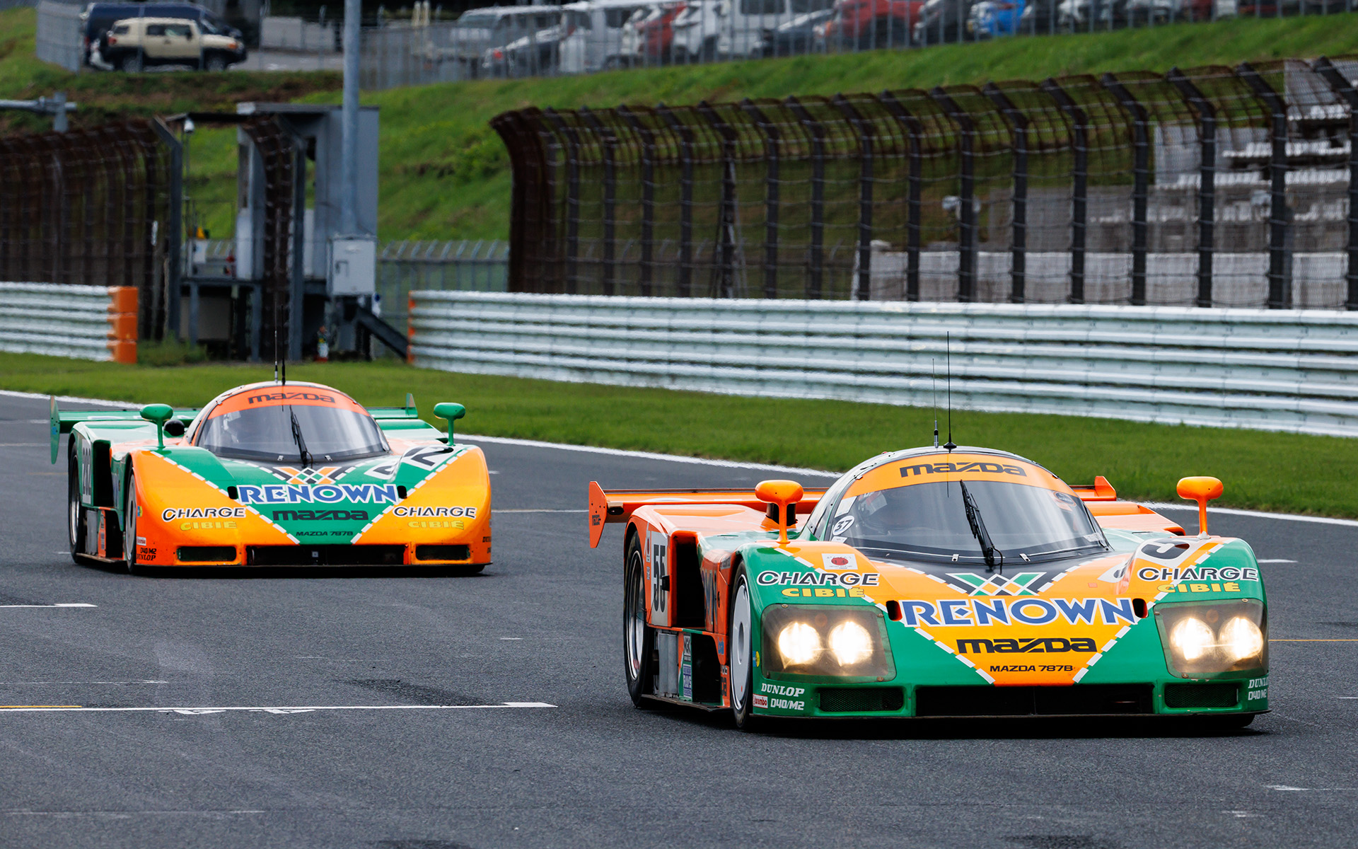 MAZDA 787Bが2台並ぶ