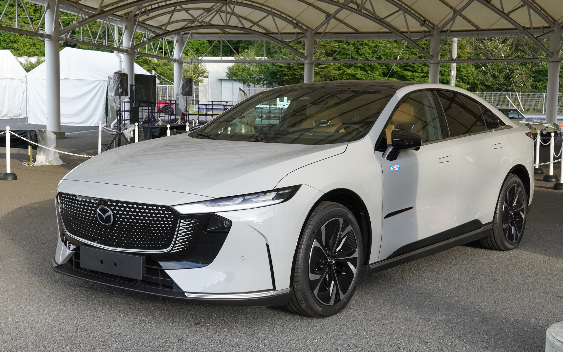 2025年モデルで欧州仕様のBEV「MAZDA 6e」