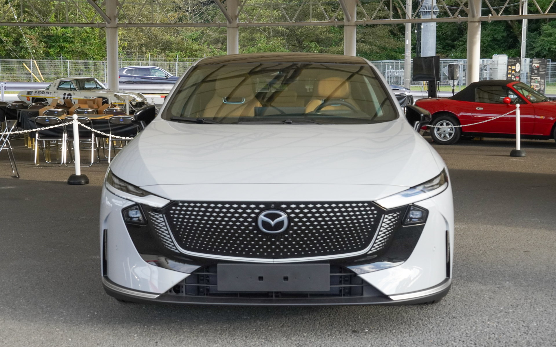 2025年モデルで欧州仕様のBEV「MAZDA 6e」
