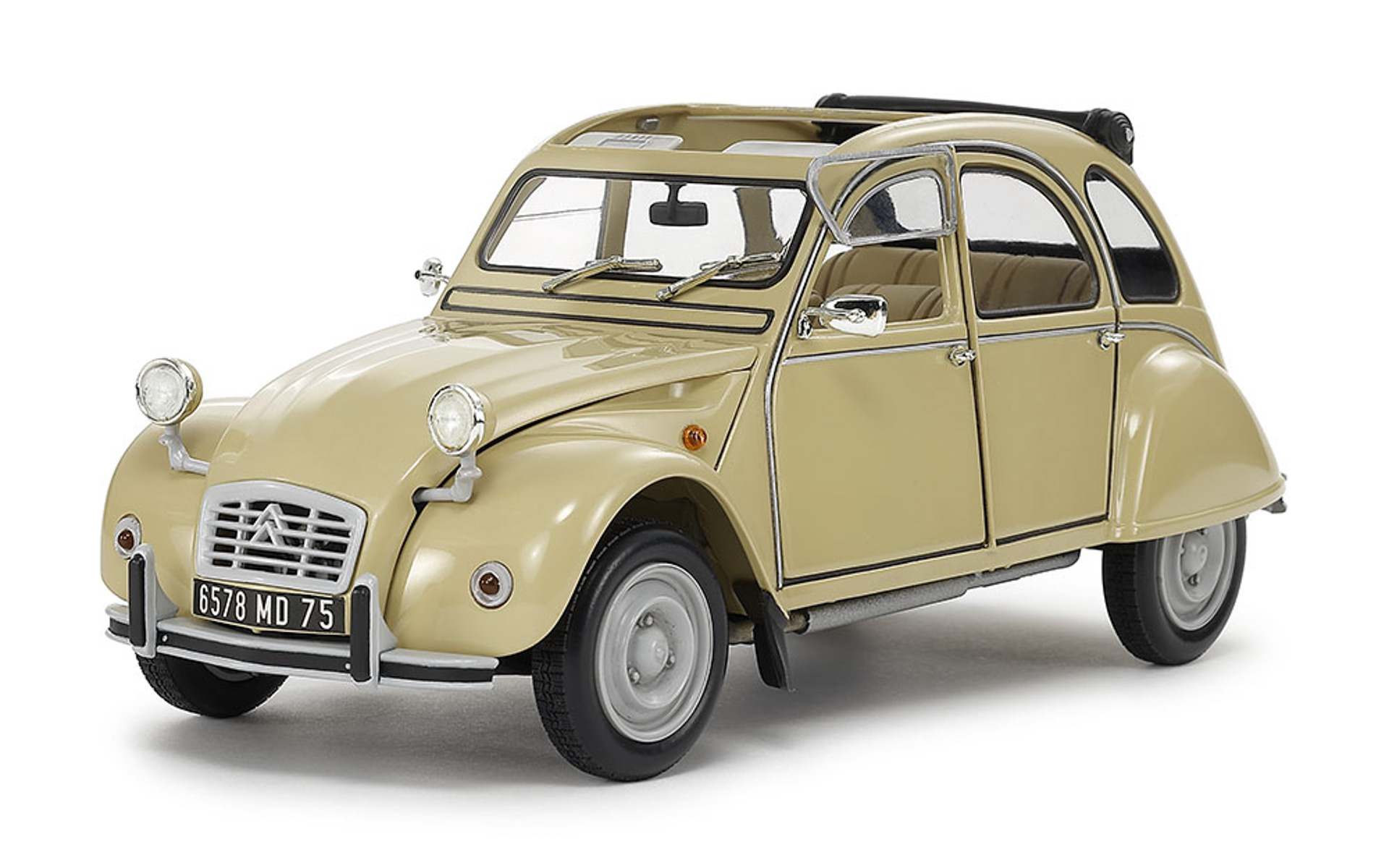 タミヤ「1/24 シトローエン 2 CV」（写真は完成見本）